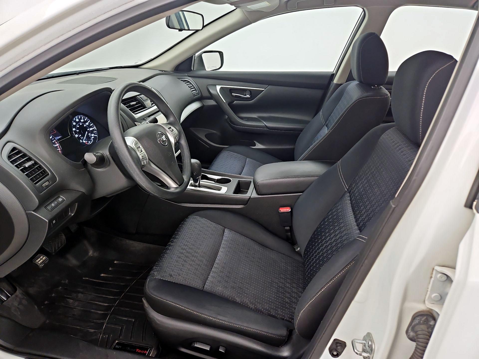 Thumbnail: 2016 Nissan Altima - 11