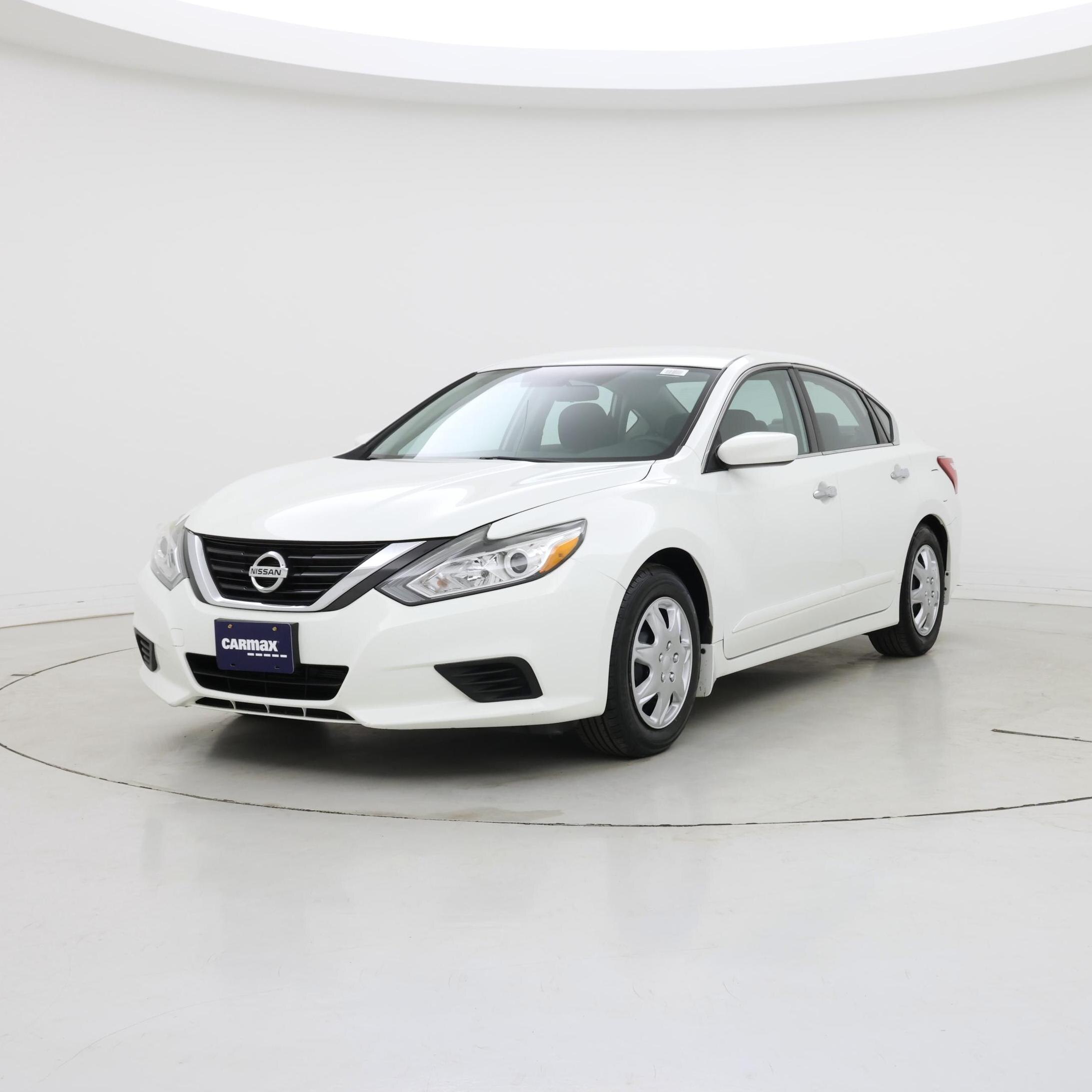 Thumbnail: 2016 Nissan Altima - 4