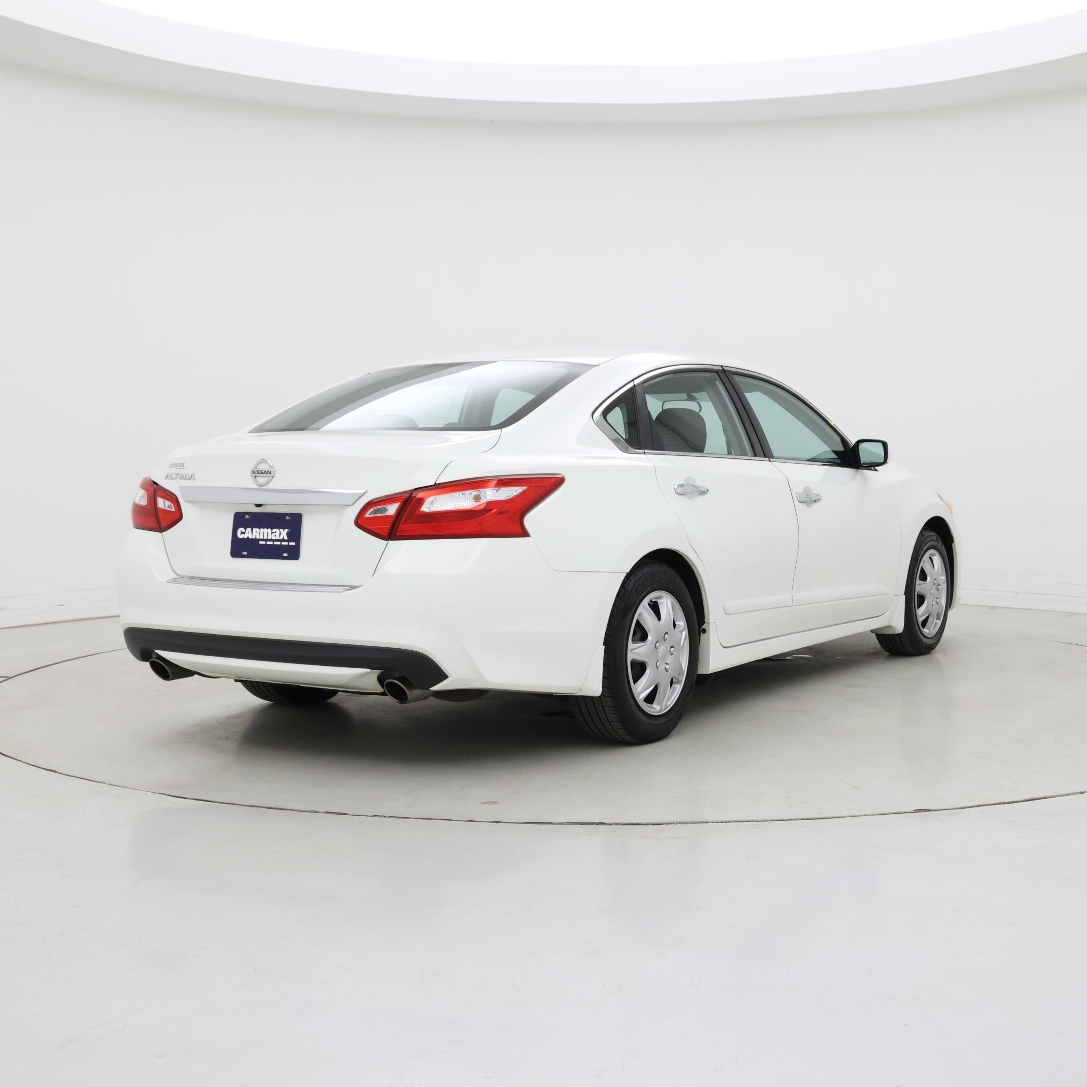 Thumbnail: 2016 Nissan Altima - 8