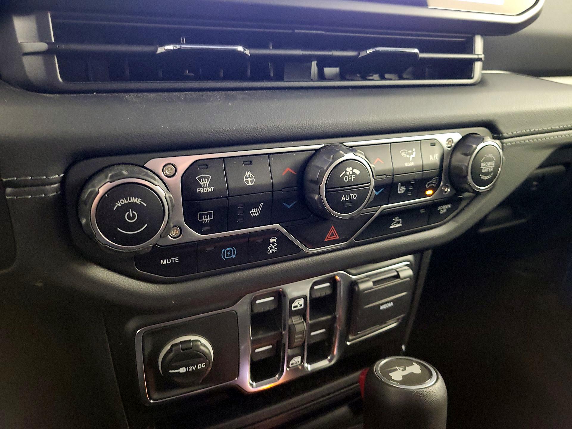 Thumbnail: 2024 Jeep Wrangler - 17