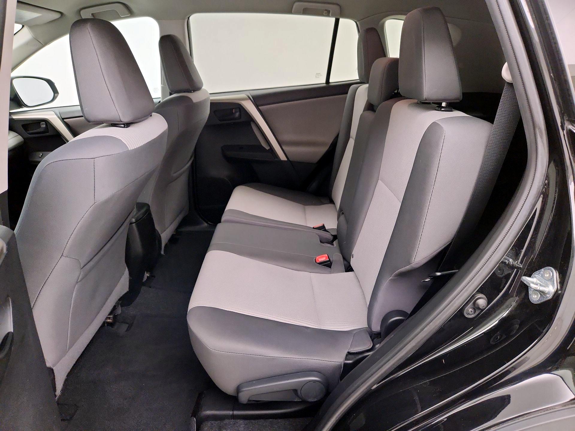 Thumbnail: 2015 Toyota RAV4 - 19