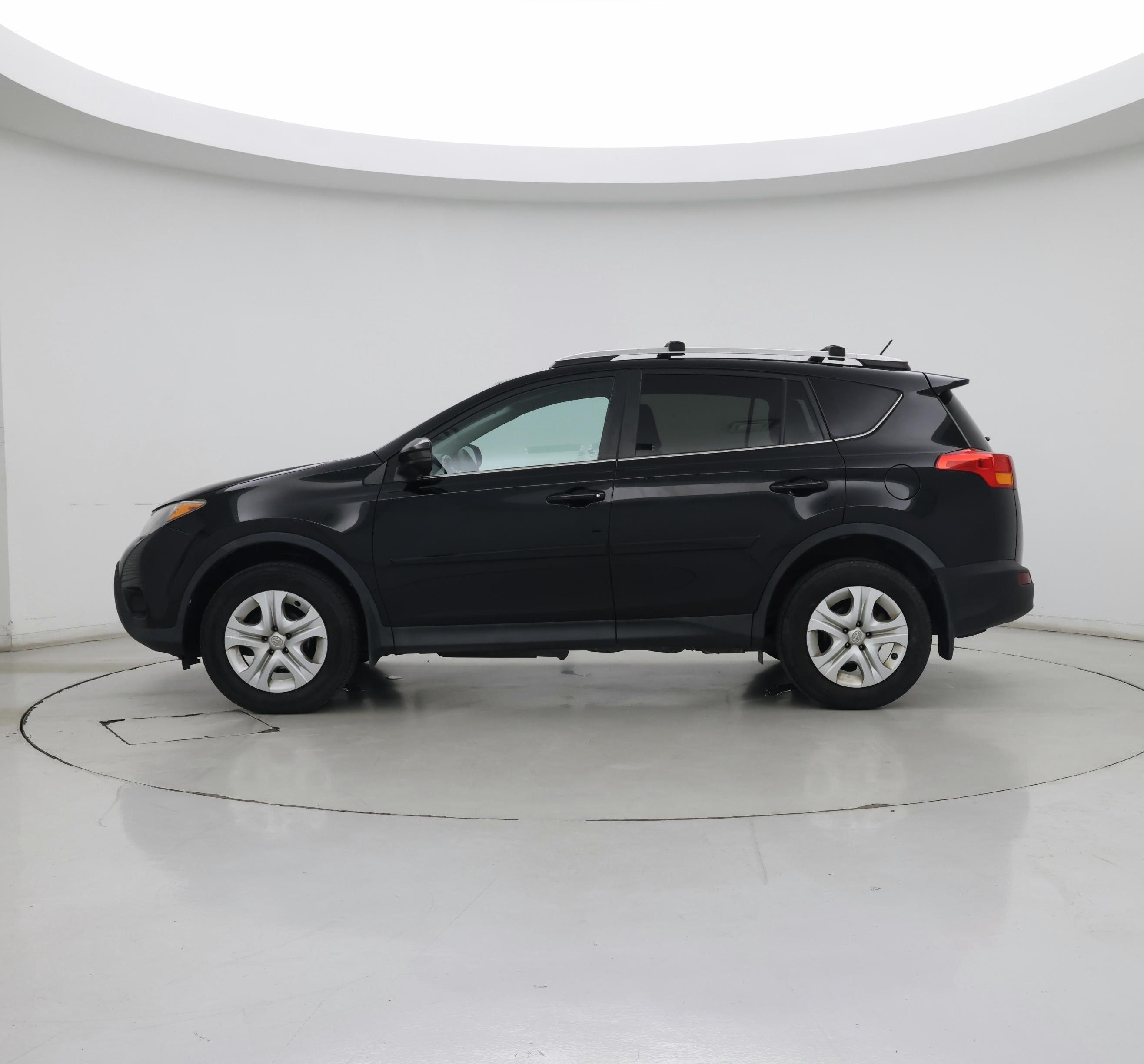 Thumbnail: 2015 Toyota RAV4 - 3