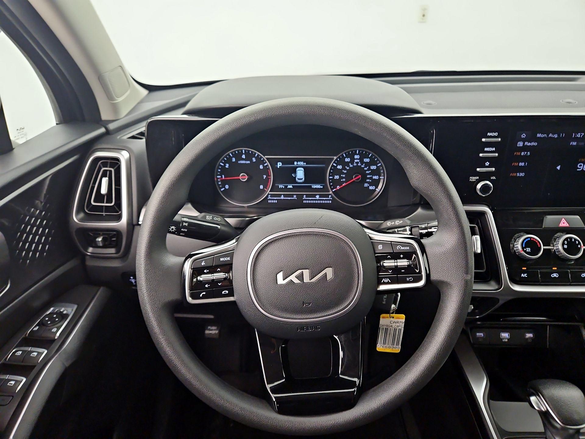 Thumbnail: 2023 Kia Sorento - 10