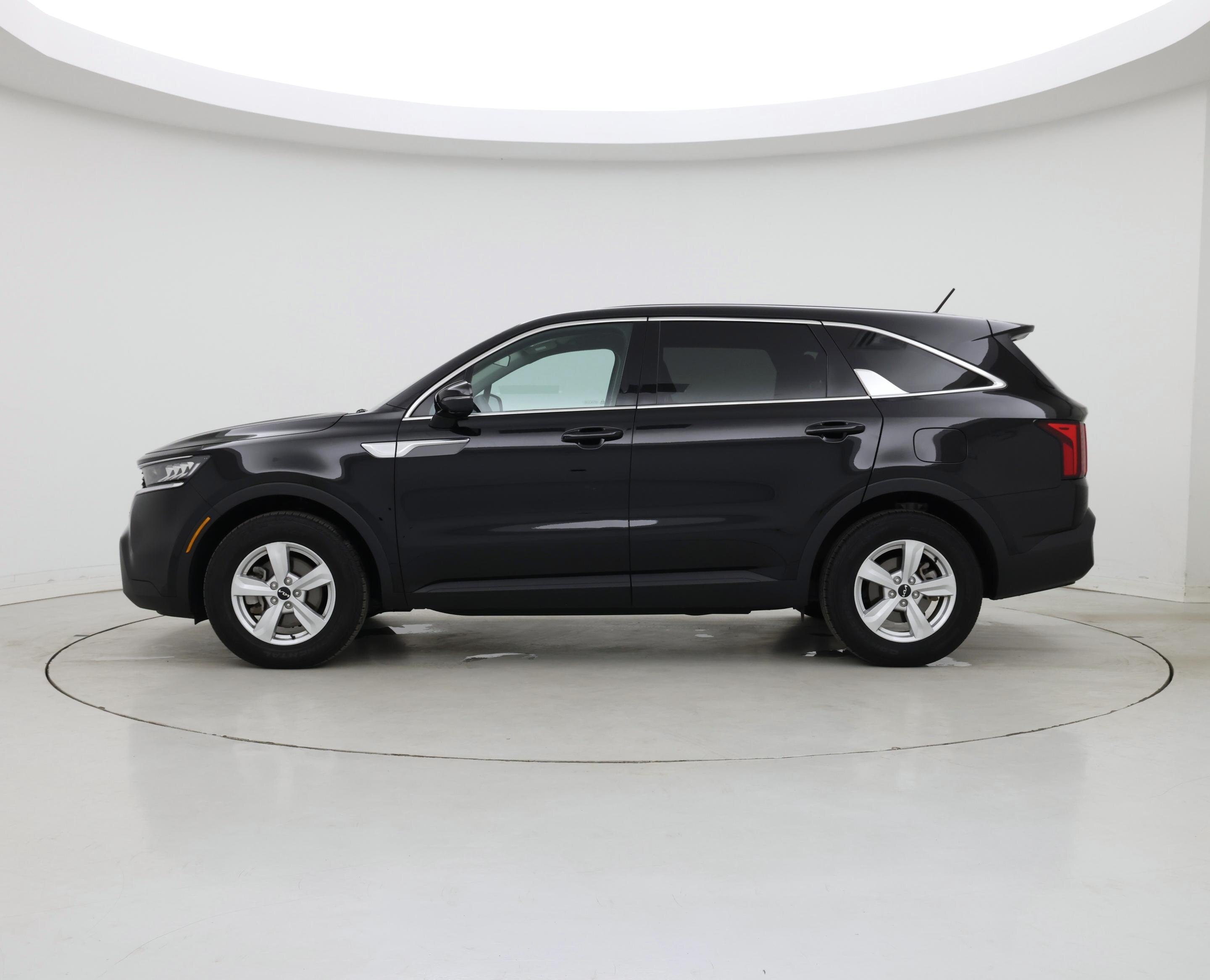Thumbnail: 2023 Kia Sorento - 3