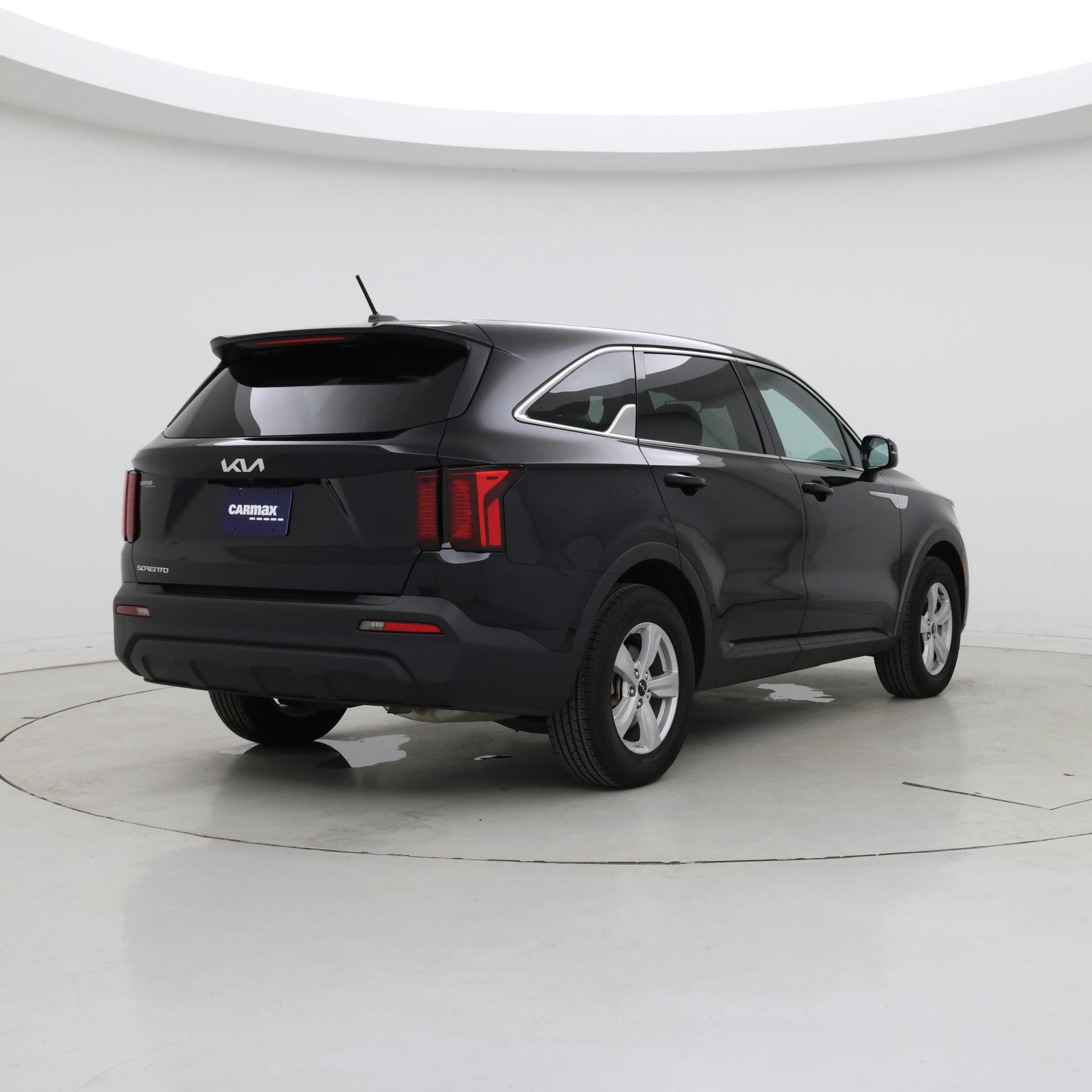 Thumbnail: 2023 Kia Sorento - 8