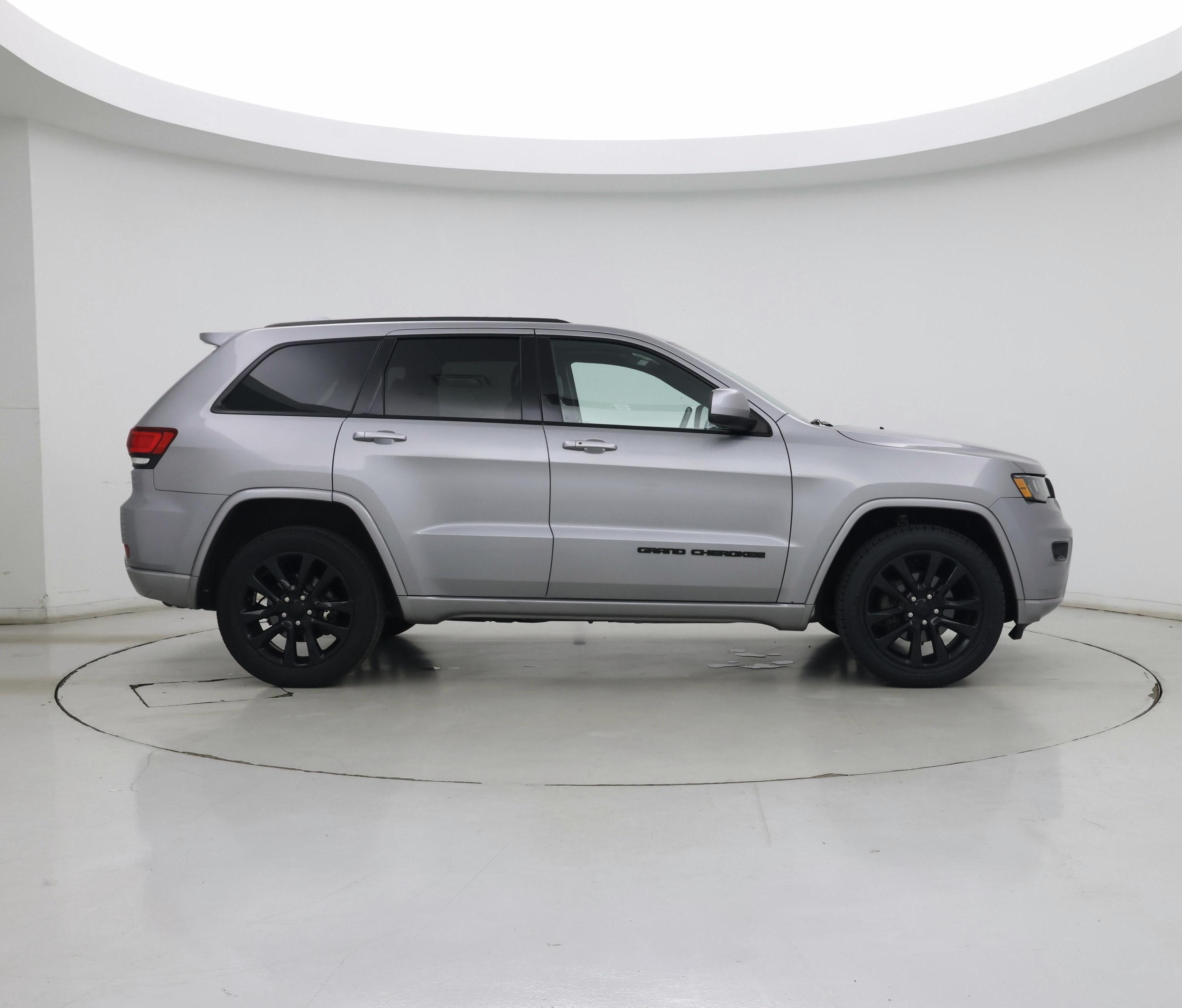 Thumbnail: 2018 Jeep Grand Cherokee - 7