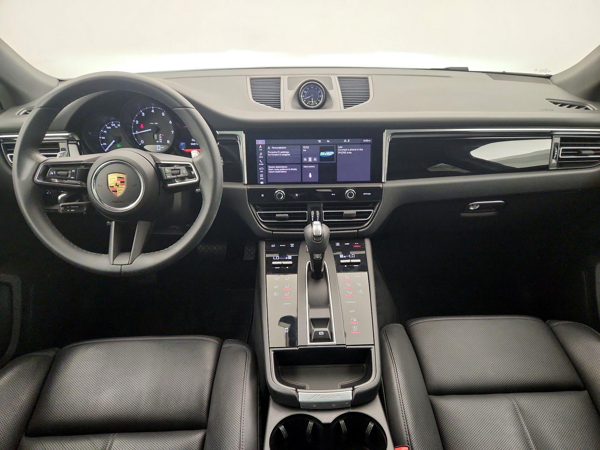 Thumbnail: 2022 Porsche Macan - 9