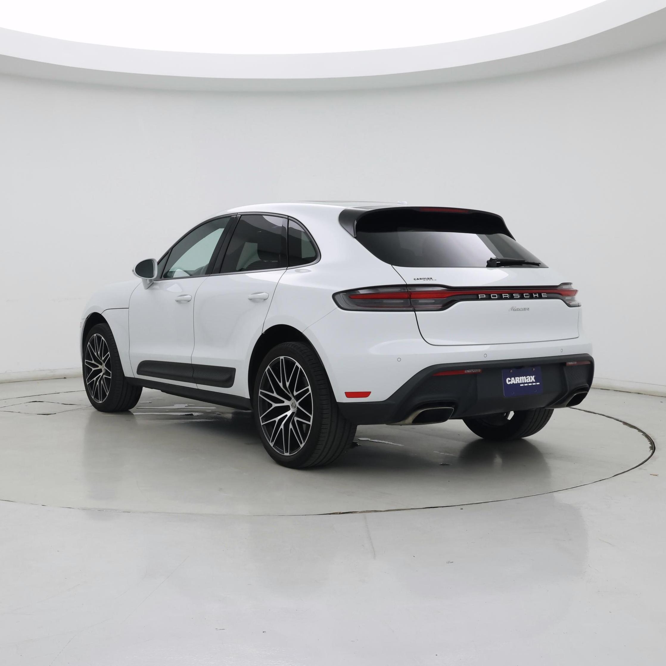 Thumbnail: 2022 Porsche Macan - 2