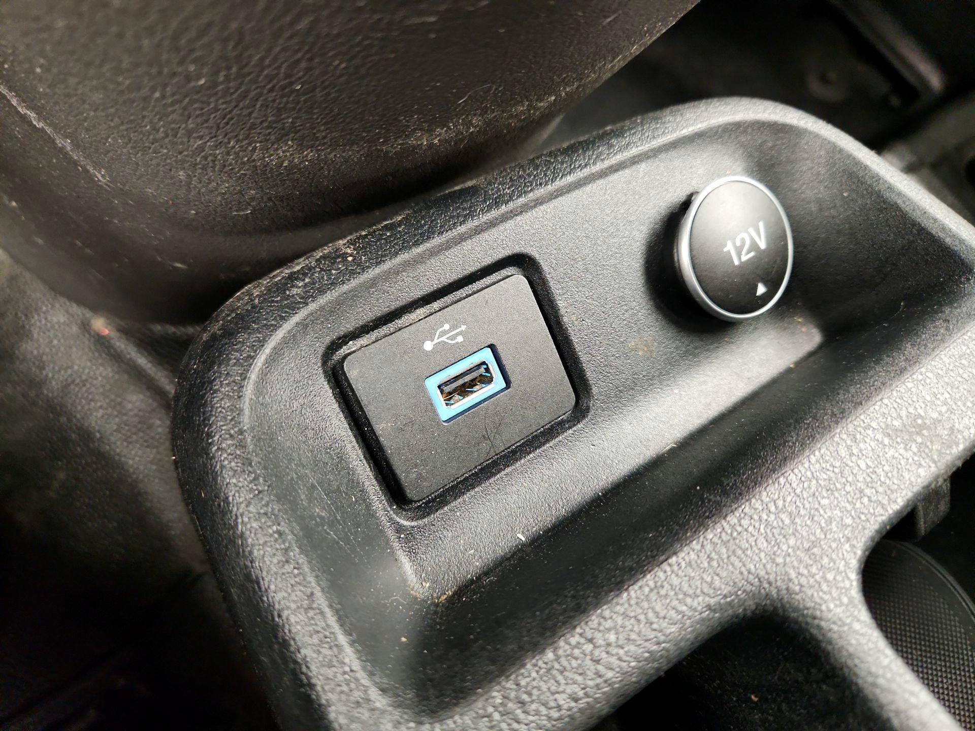 Thumbnail: 2019 Ford Transit Series - 18