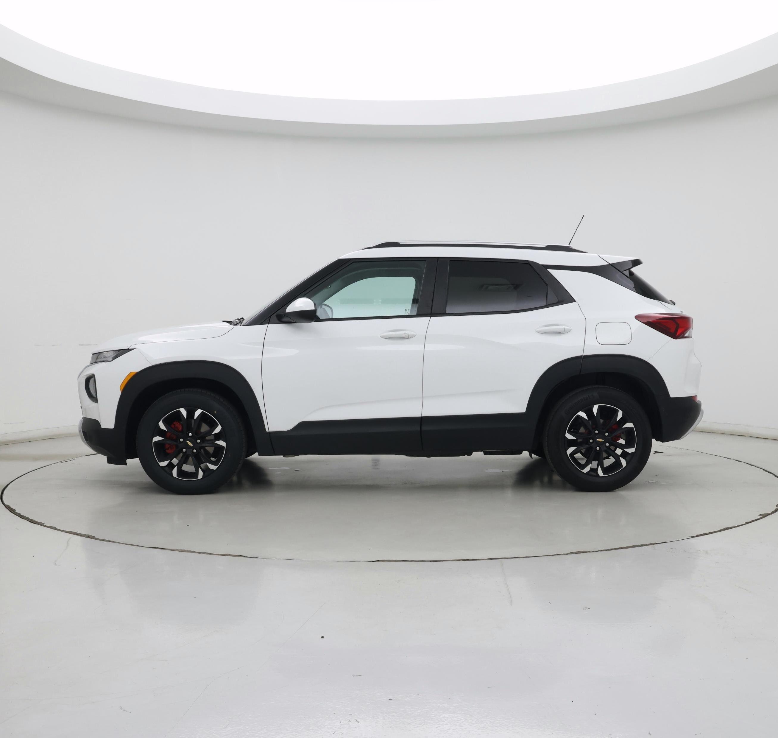Thumbnail: 2023 Chevrolet TrailBlazer - 3