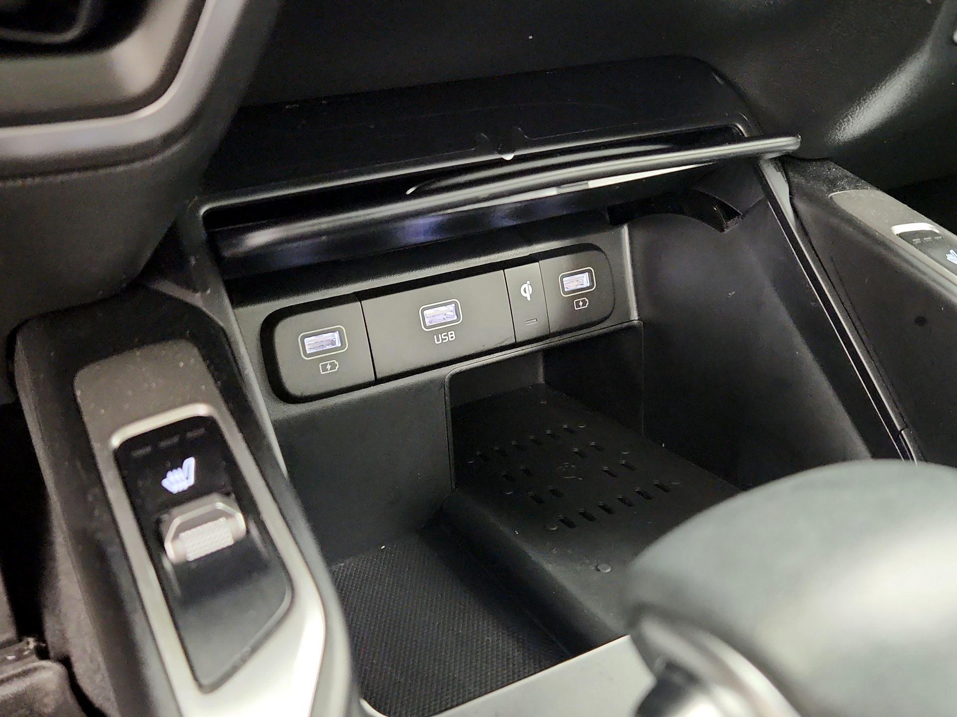 Thumbnail: 2023 Kia Sorento - 19