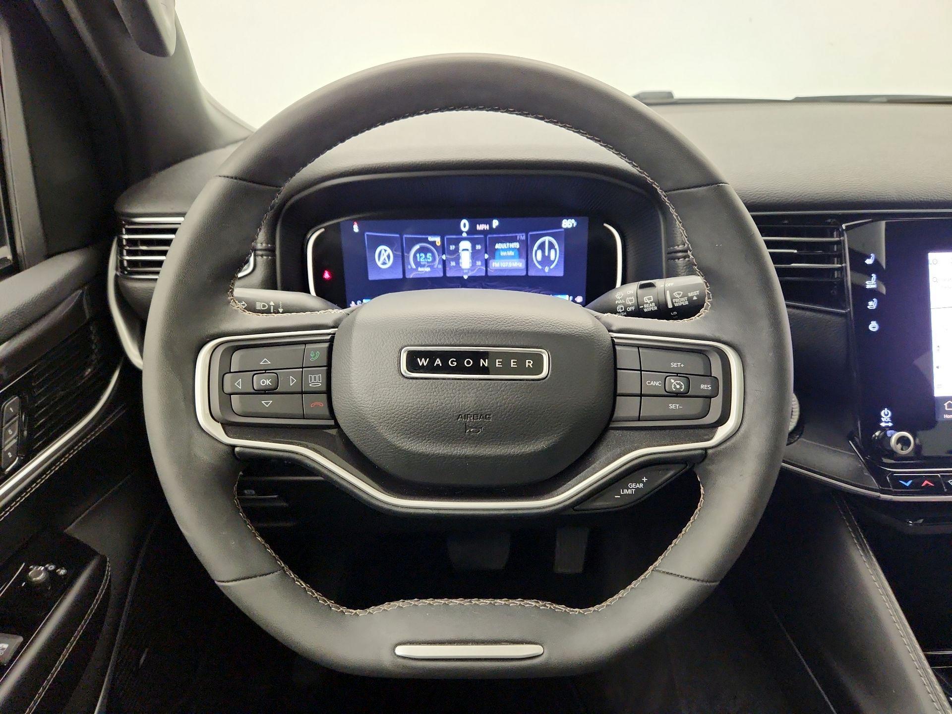 Thumbnail: 2022 Jeep Wagoneer - 10