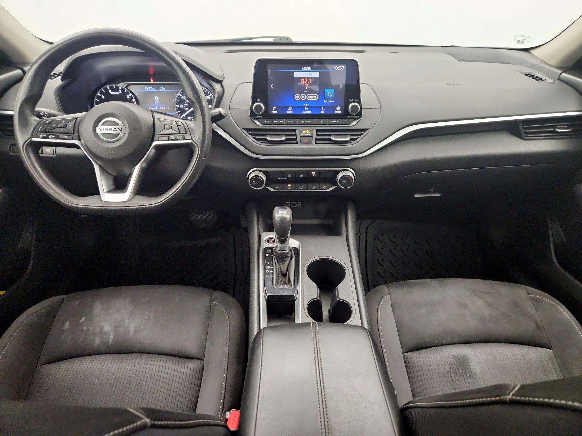 Thumbnail: 2020 Nissan Altima - 9