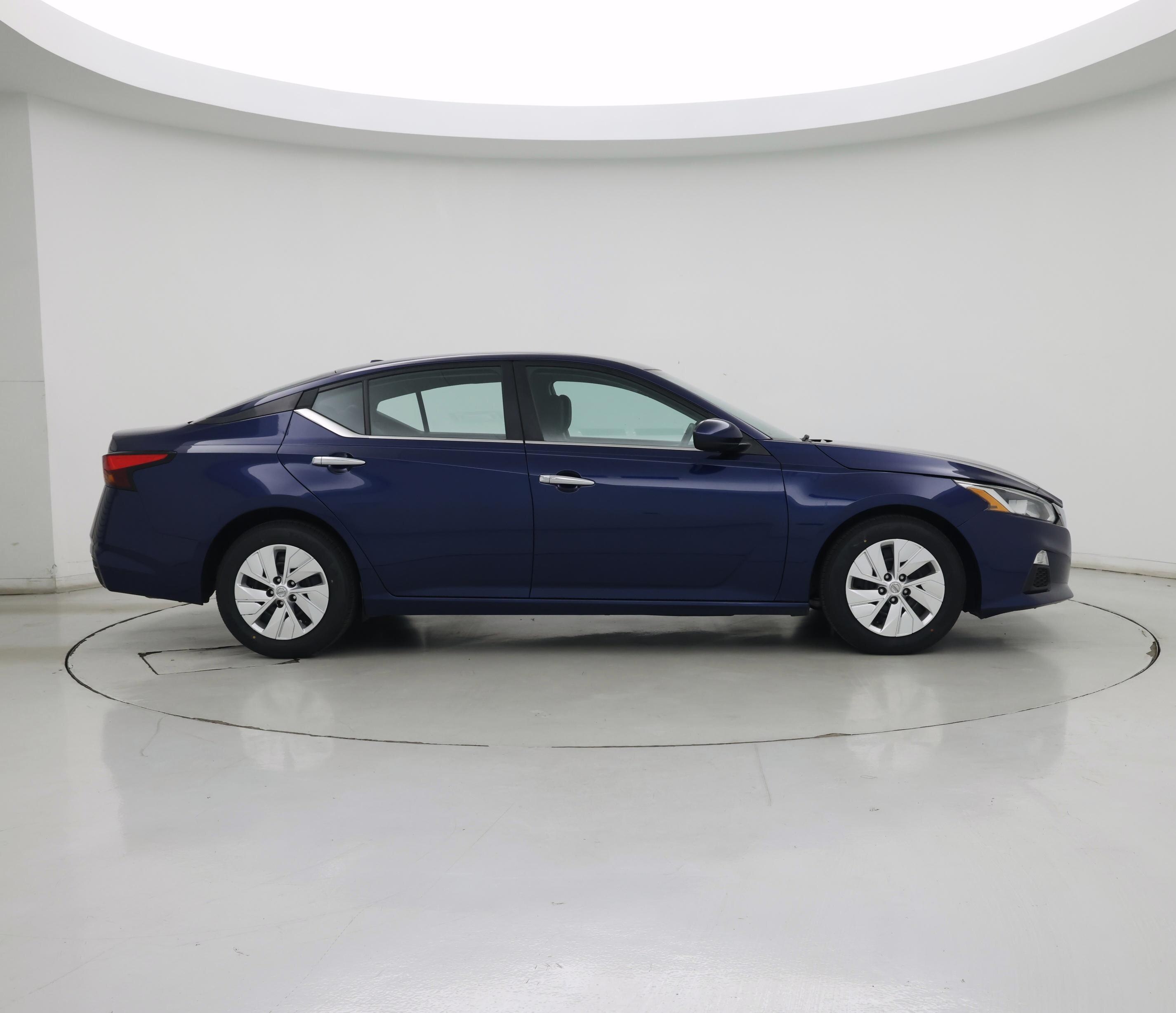 Thumbnail: 2020 Nissan Altima - 7