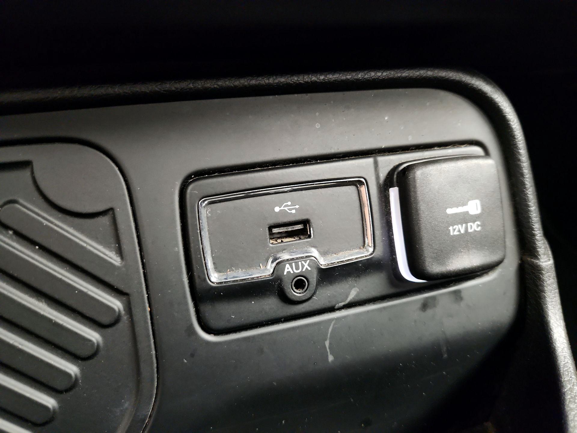 Thumbnail: 2017 Jeep Renegade - 17