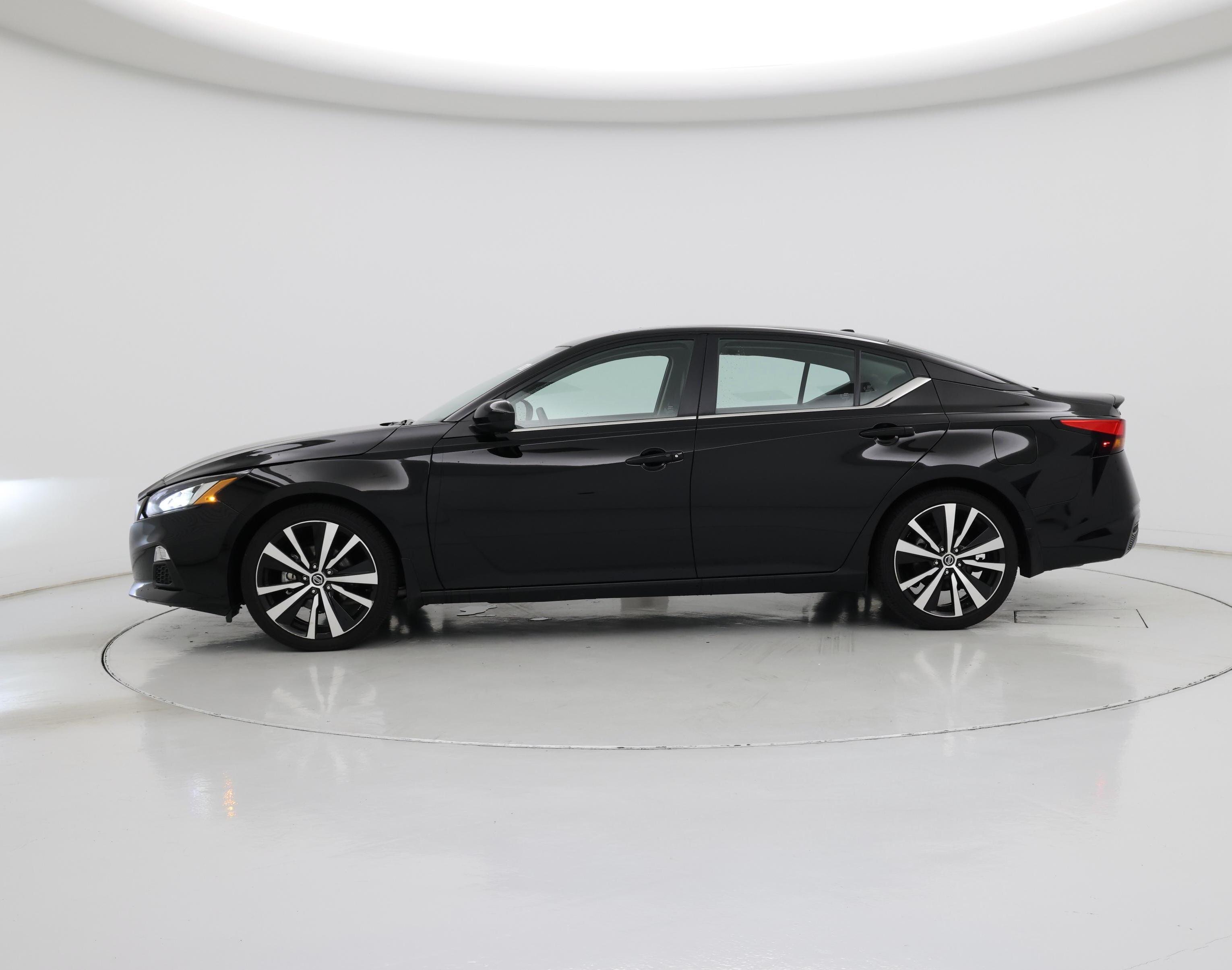 Thumbnail: 2022 Nissan Altima - 3