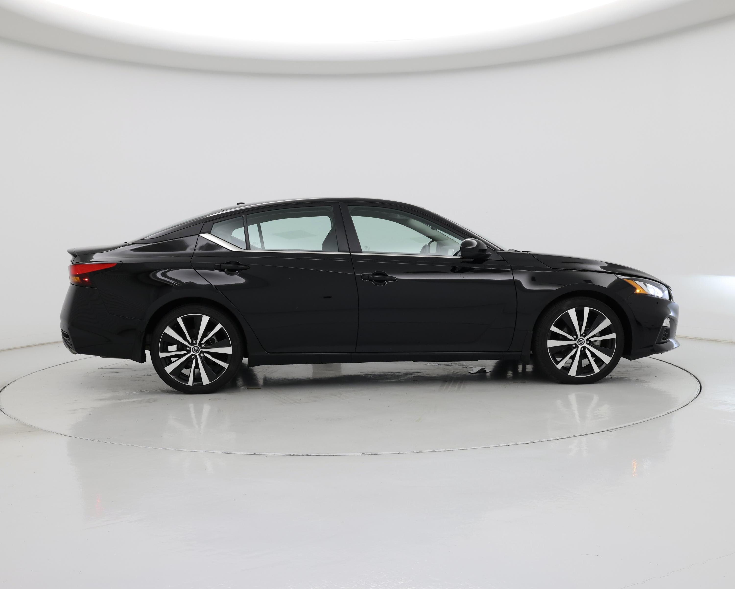 Thumbnail: 2022 Nissan Altima - 7