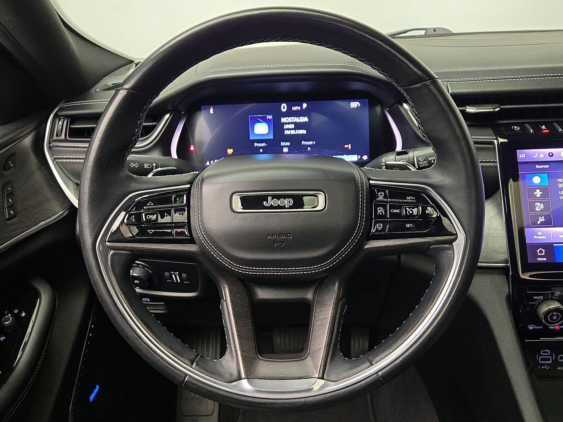 Thumbnail: 2022 Jeep Grand Cherokee - 10