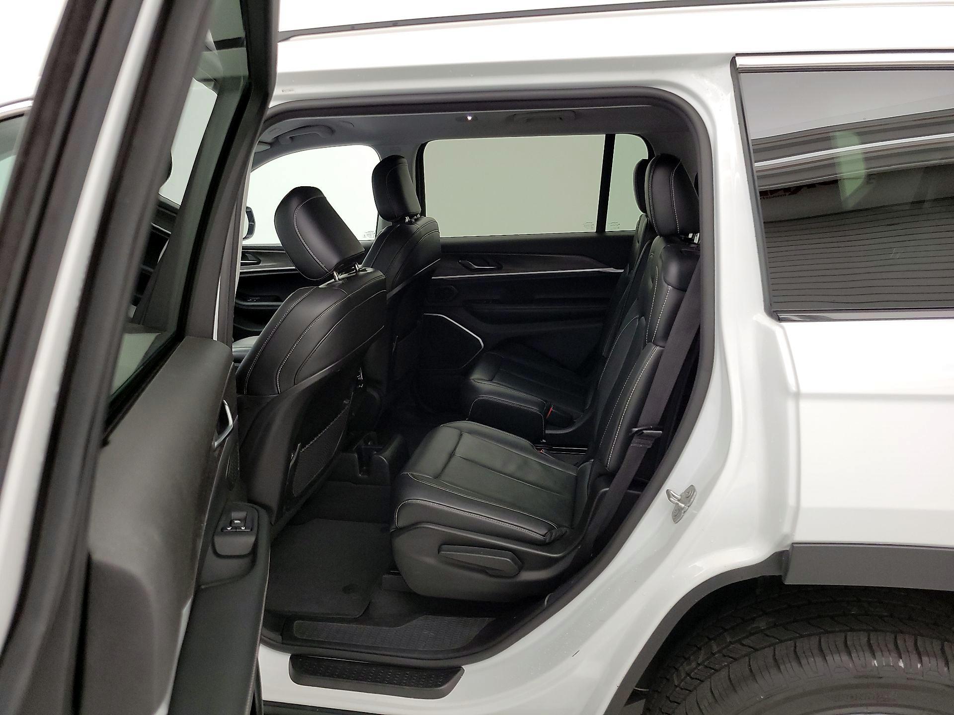 Thumbnail: 2021 Jeep Grand Cherokee L - 20