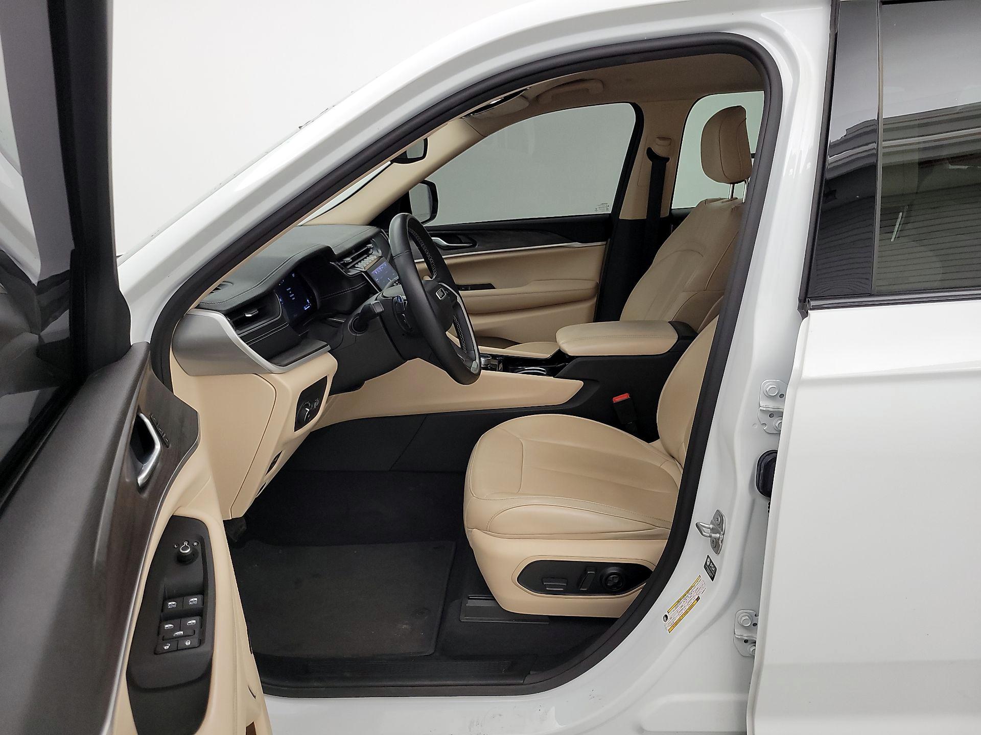 Thumbnail: 2022 Jeep Grand Cherokee - 11