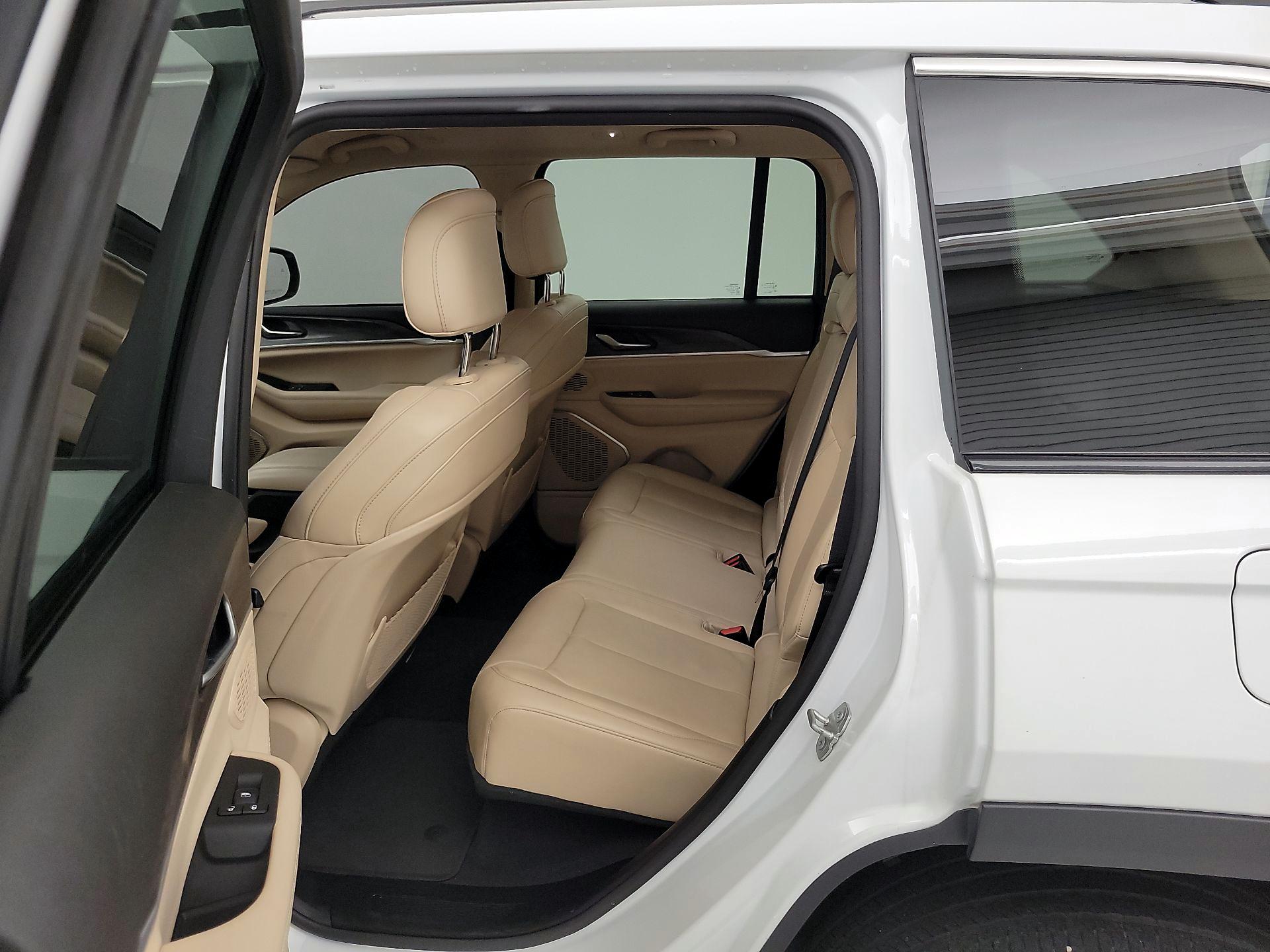Thumbnail: 2022 Jeep Grand Cherokee - 20