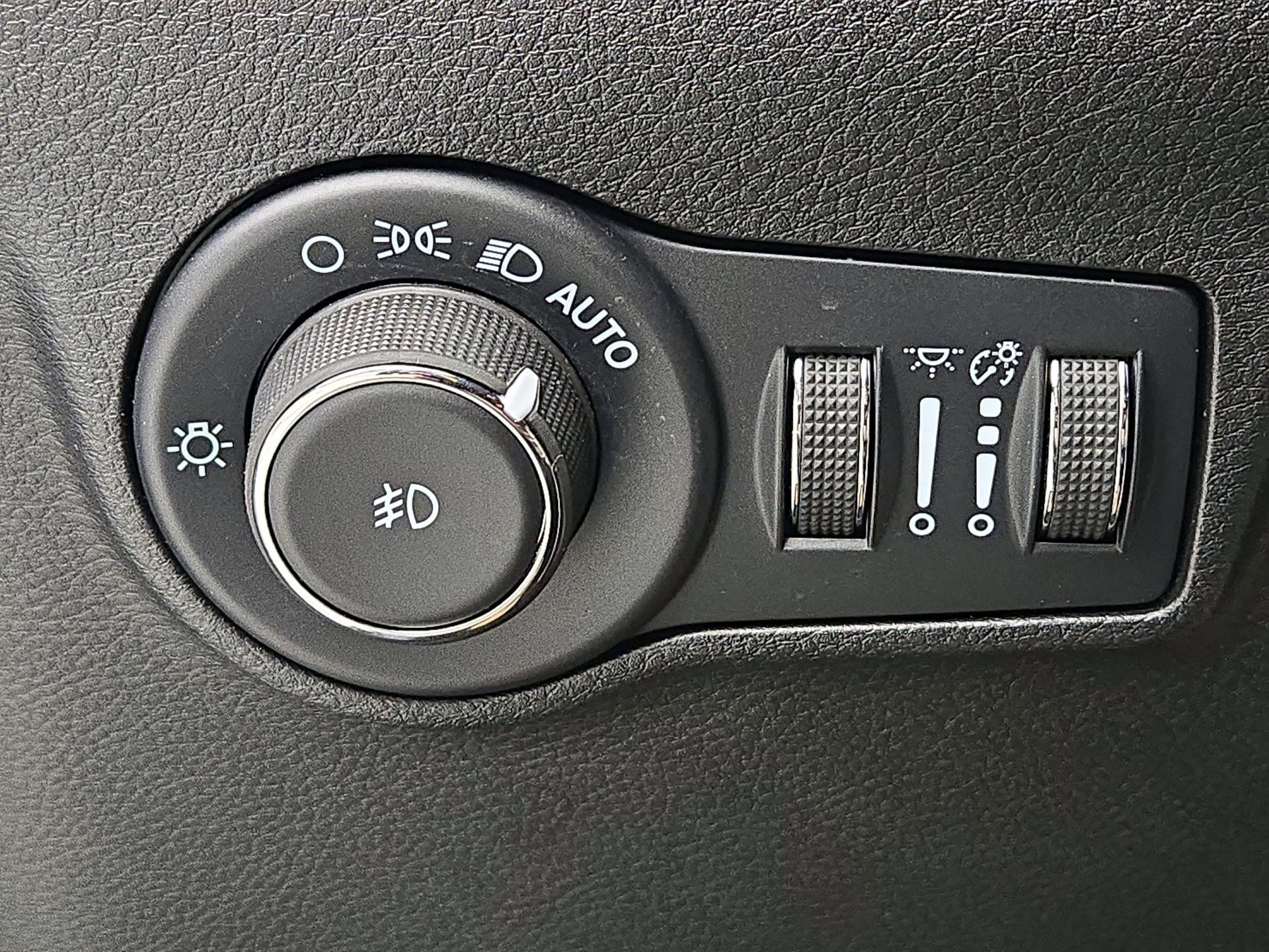 Thumbnail: 2022 Jeep Compass - 13