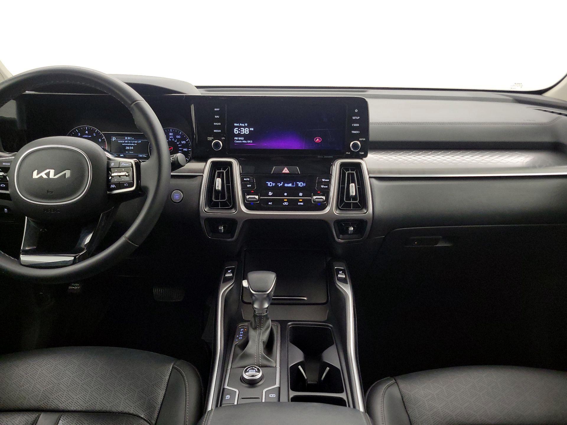 Thumbnail: 2023 Kia Sorento - 9