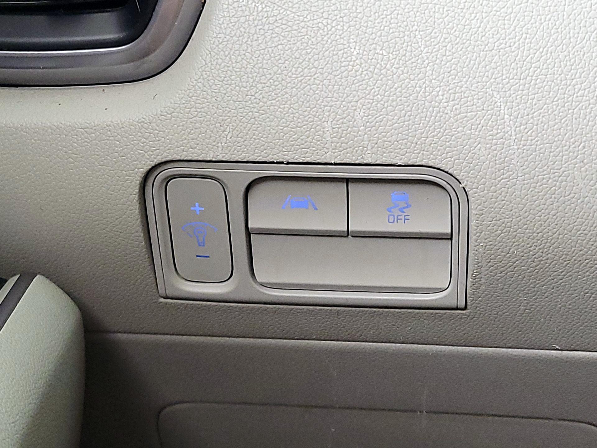 Thumbnail: 2022 Kia Sorento - 13