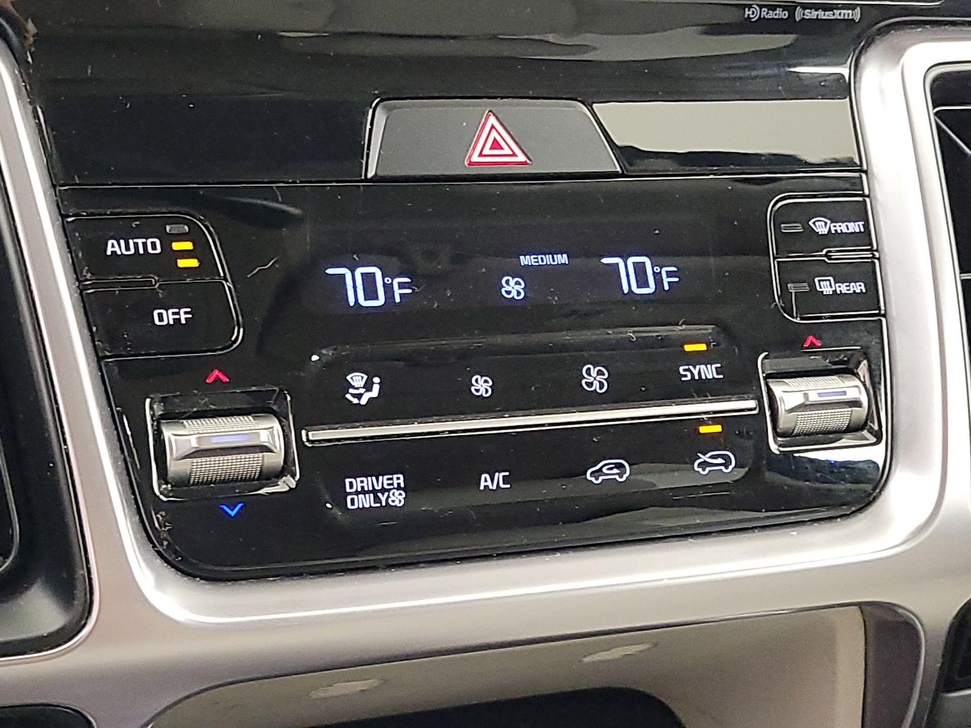 Thumbnail: 2022 Kia Sorento - 17