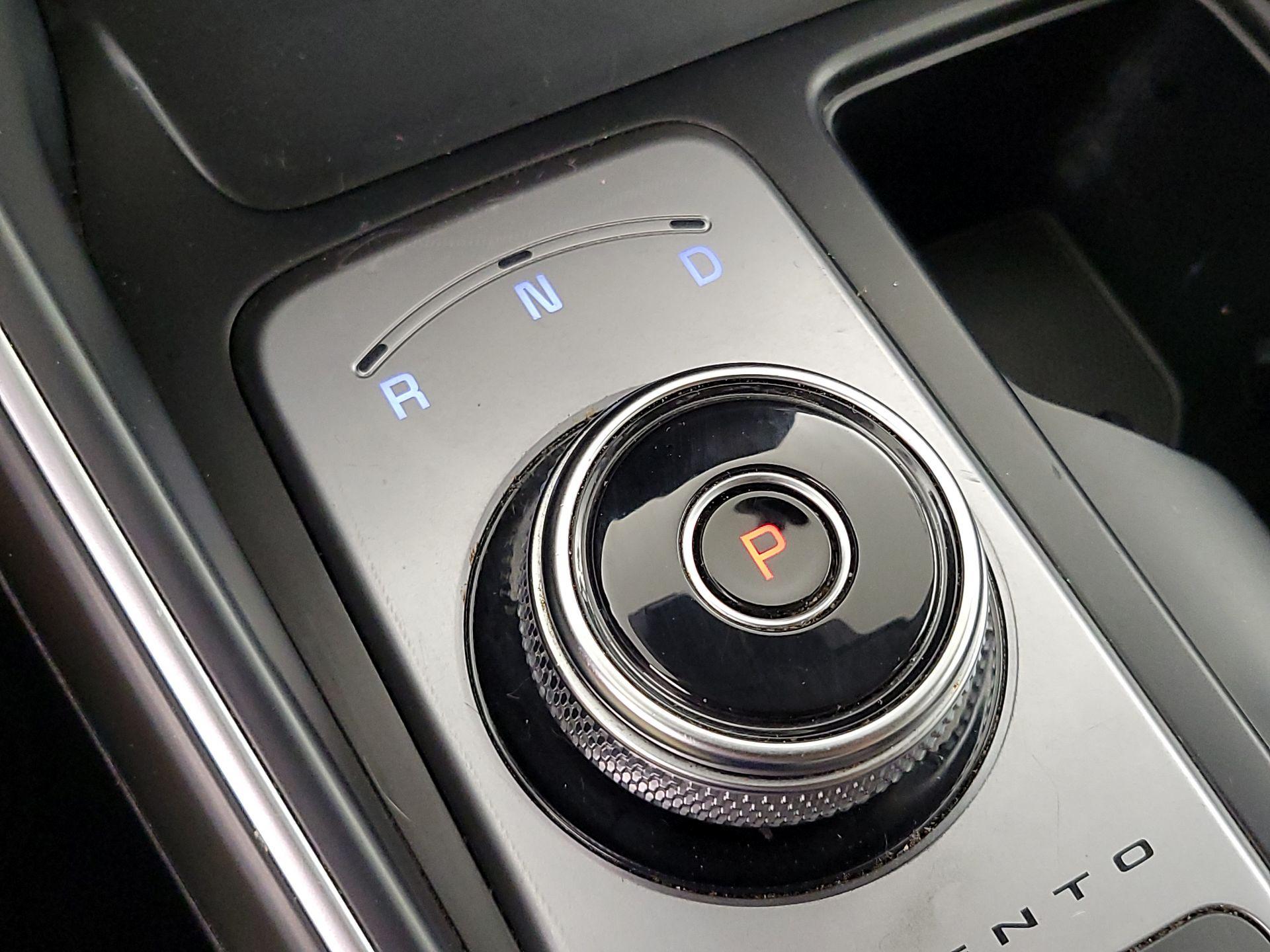 Thumbnail: 2022 Kia Sorento - 18