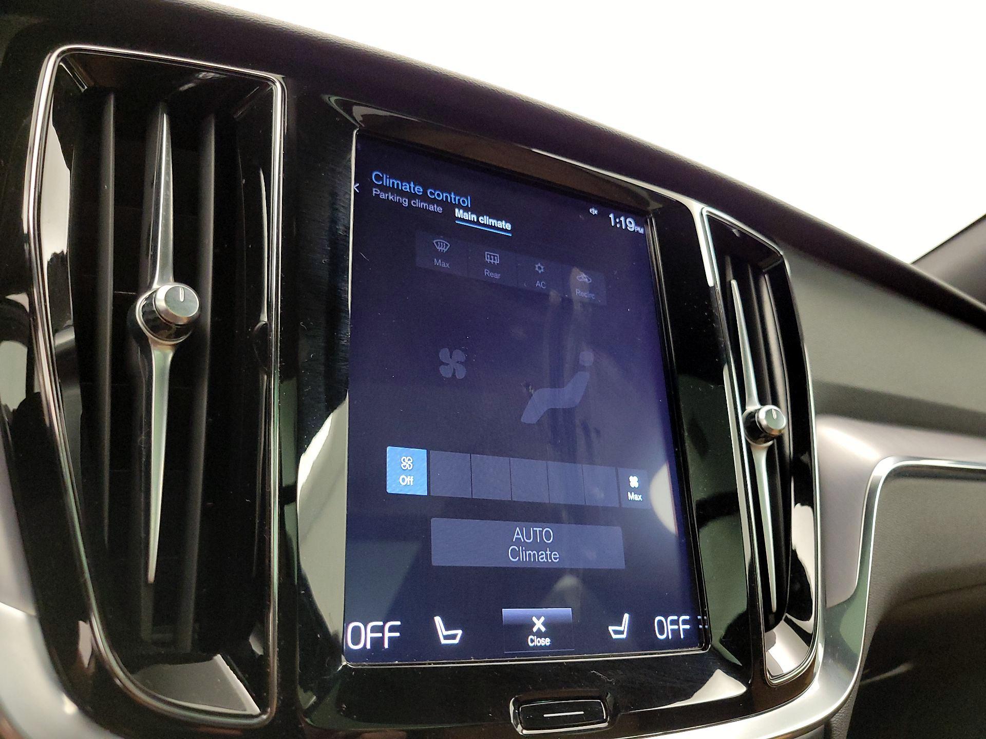 Thumbnail: 2020 Volvo S60 - 17