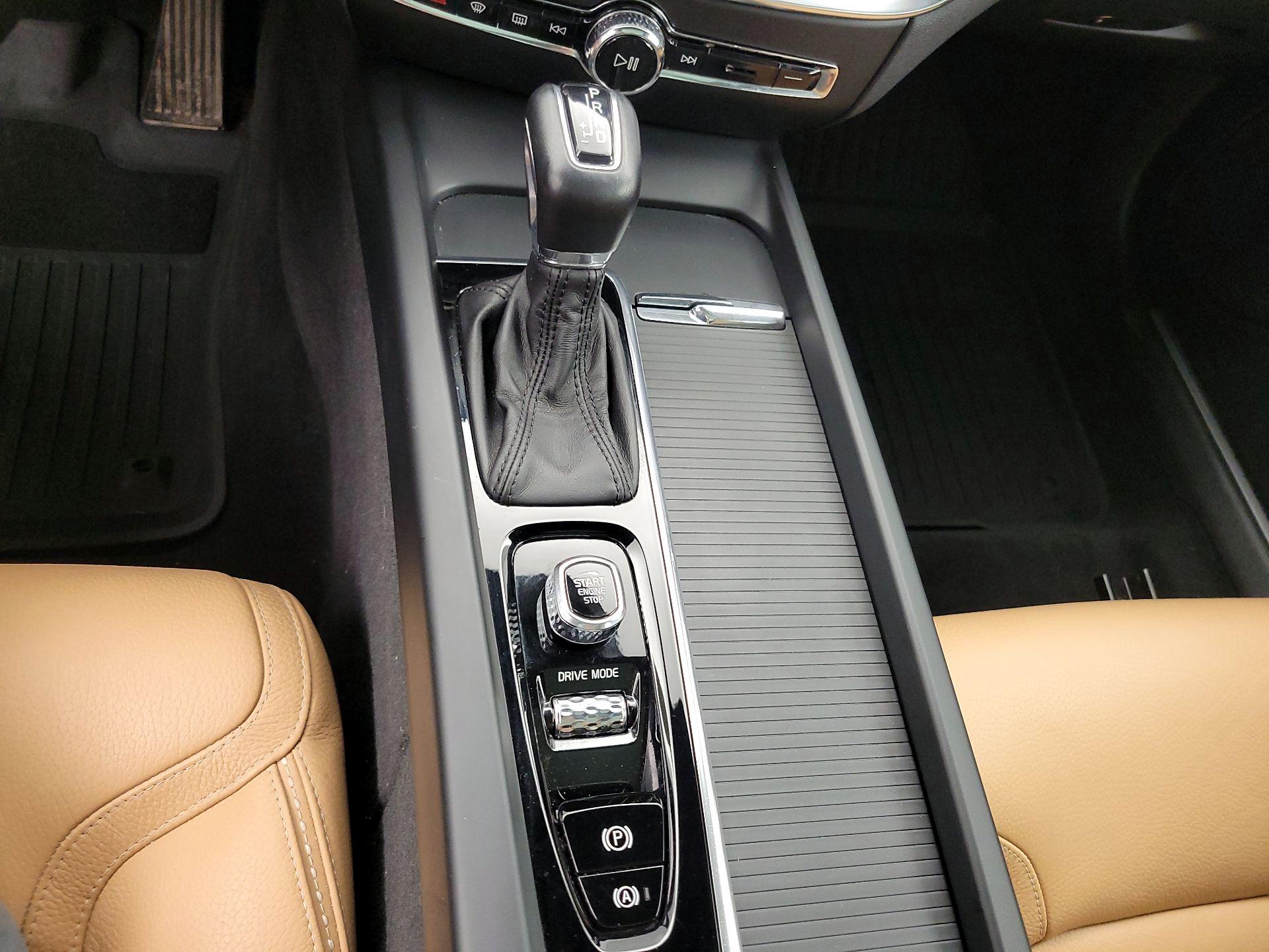Thumbnail: 2020 Volvo S60 - 18