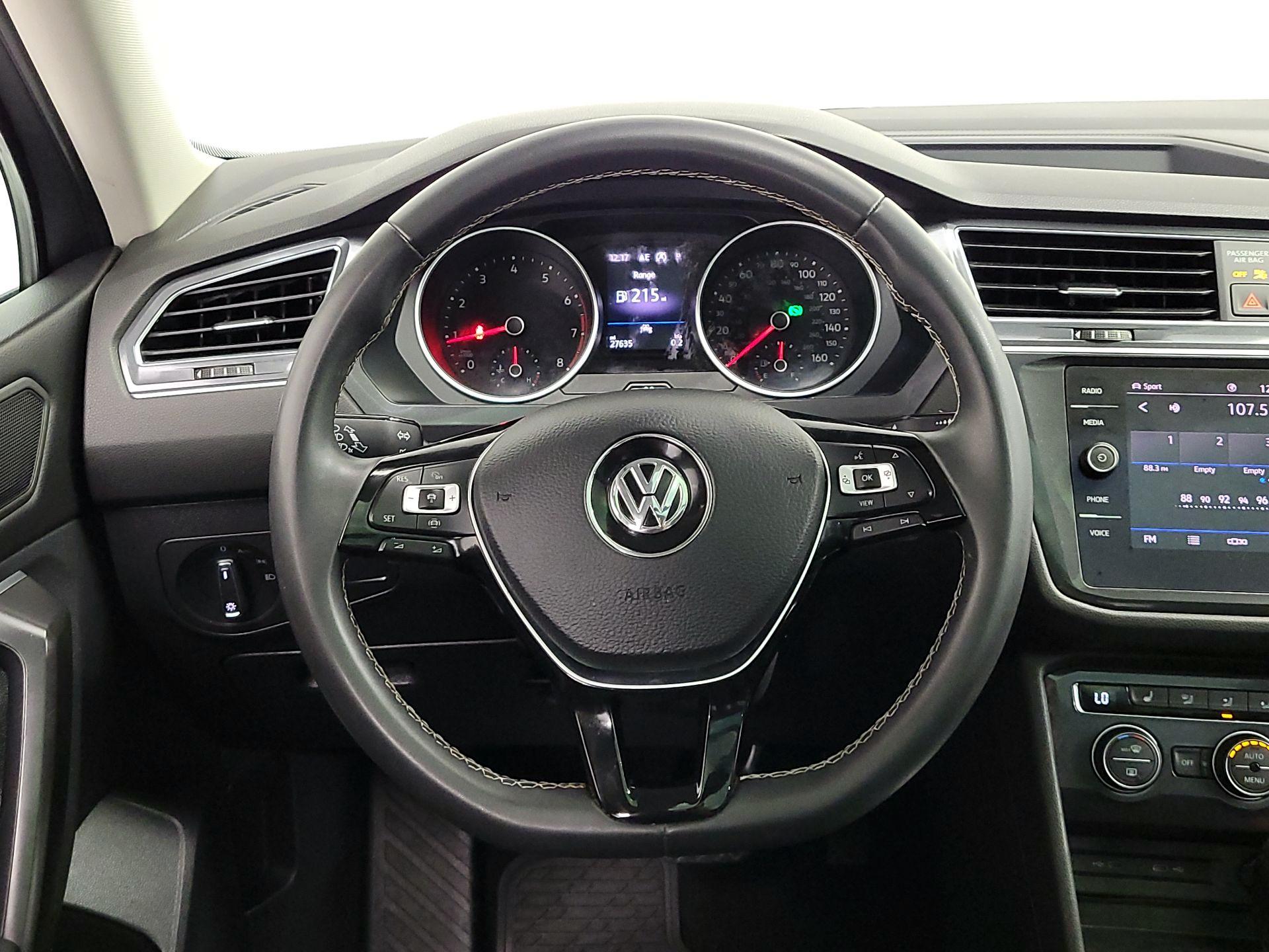Thumbnail: 2021 Volkswagen Tiguan - 10