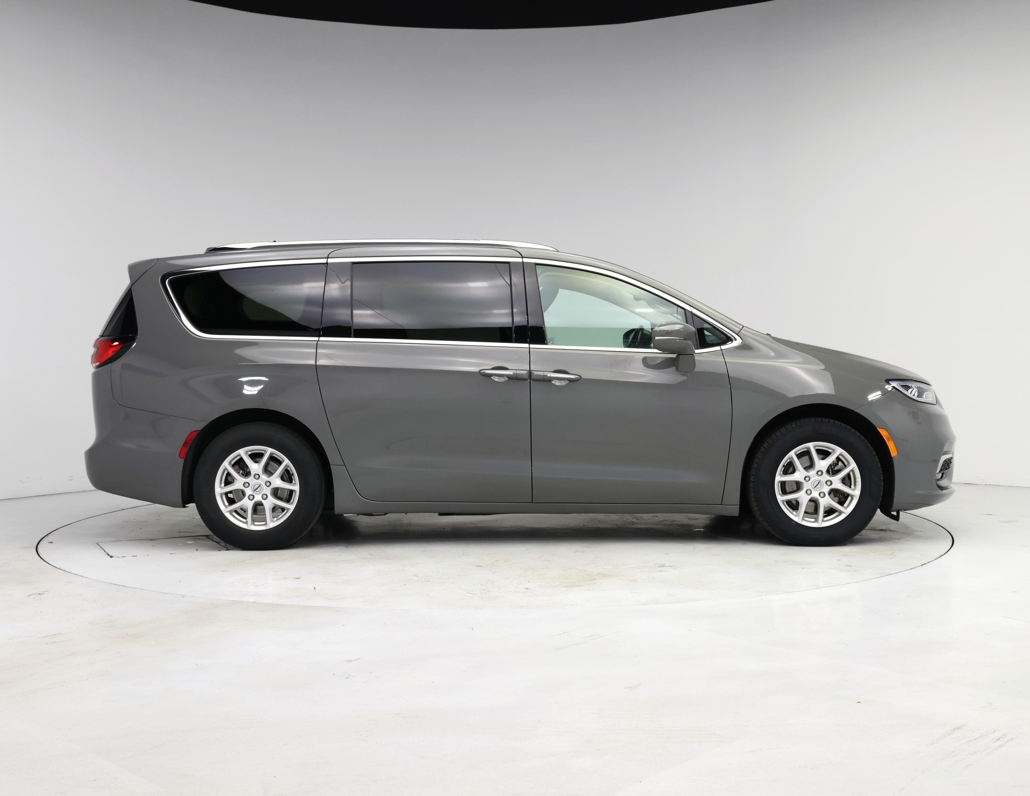Thumbnail: 2021 Chrysler Pacifica - 7