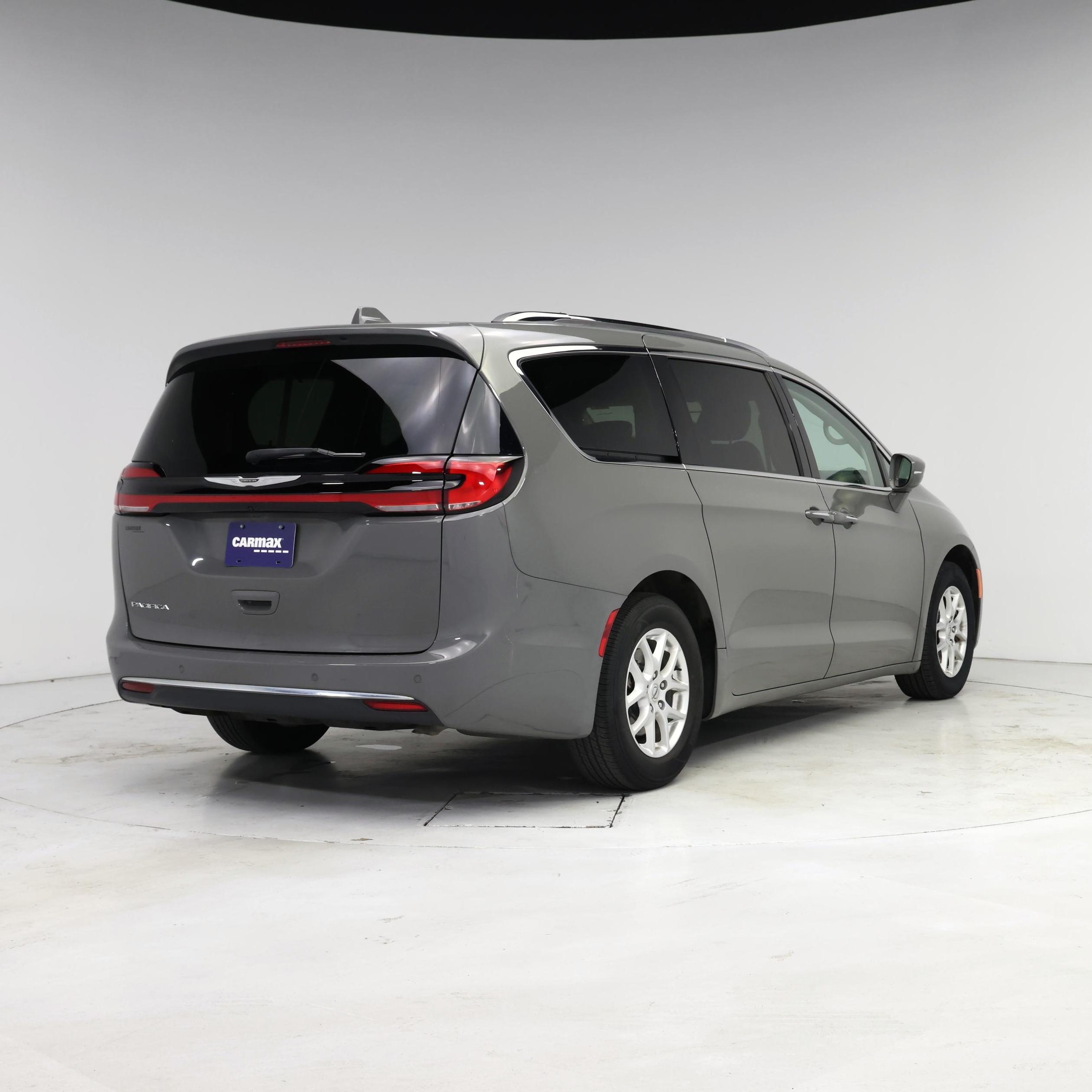 Thumbnail: 2021 Chrysler Pacifica - 8