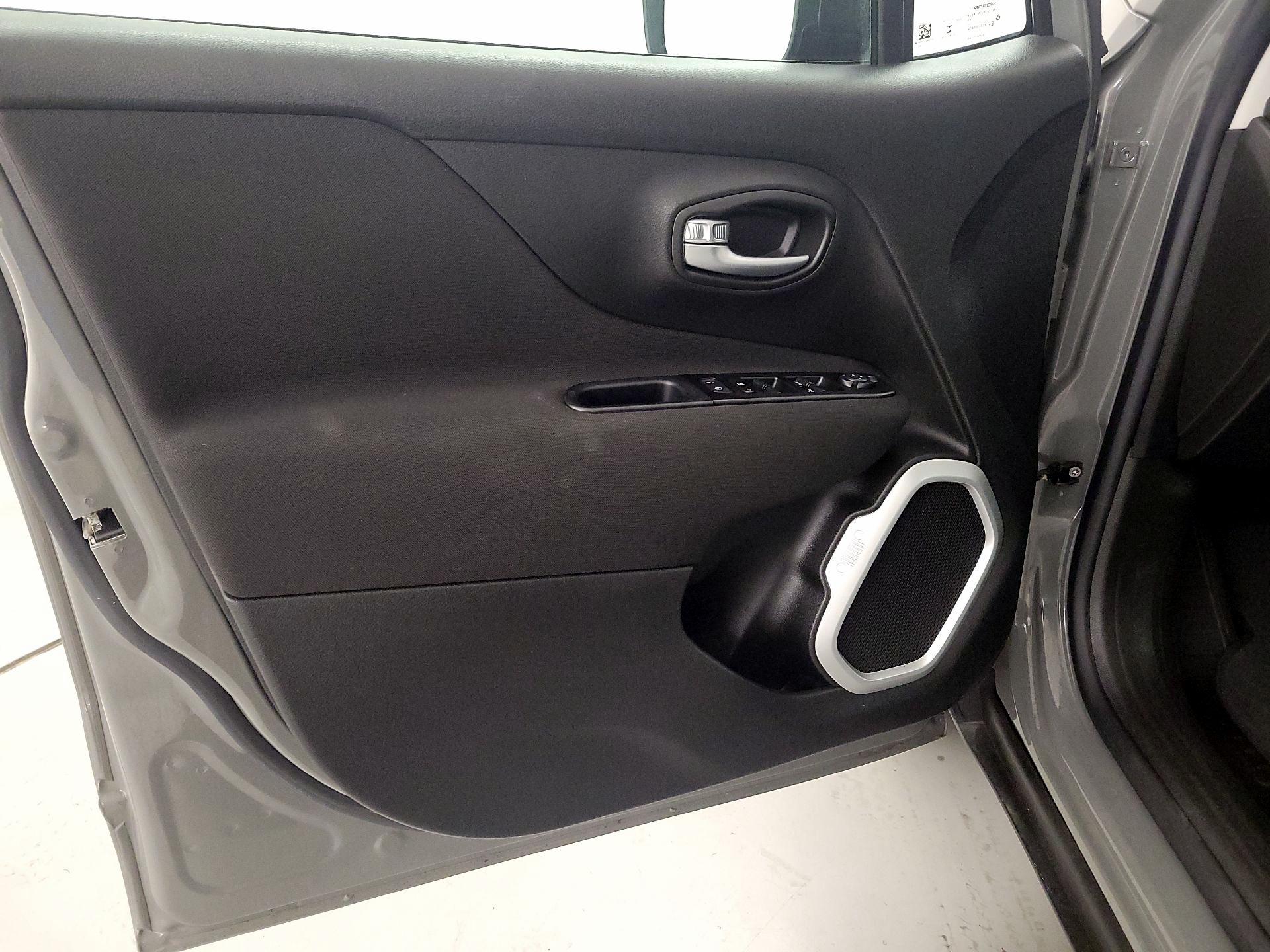 Thumbnail: 2021 Jeep Renegade - 12