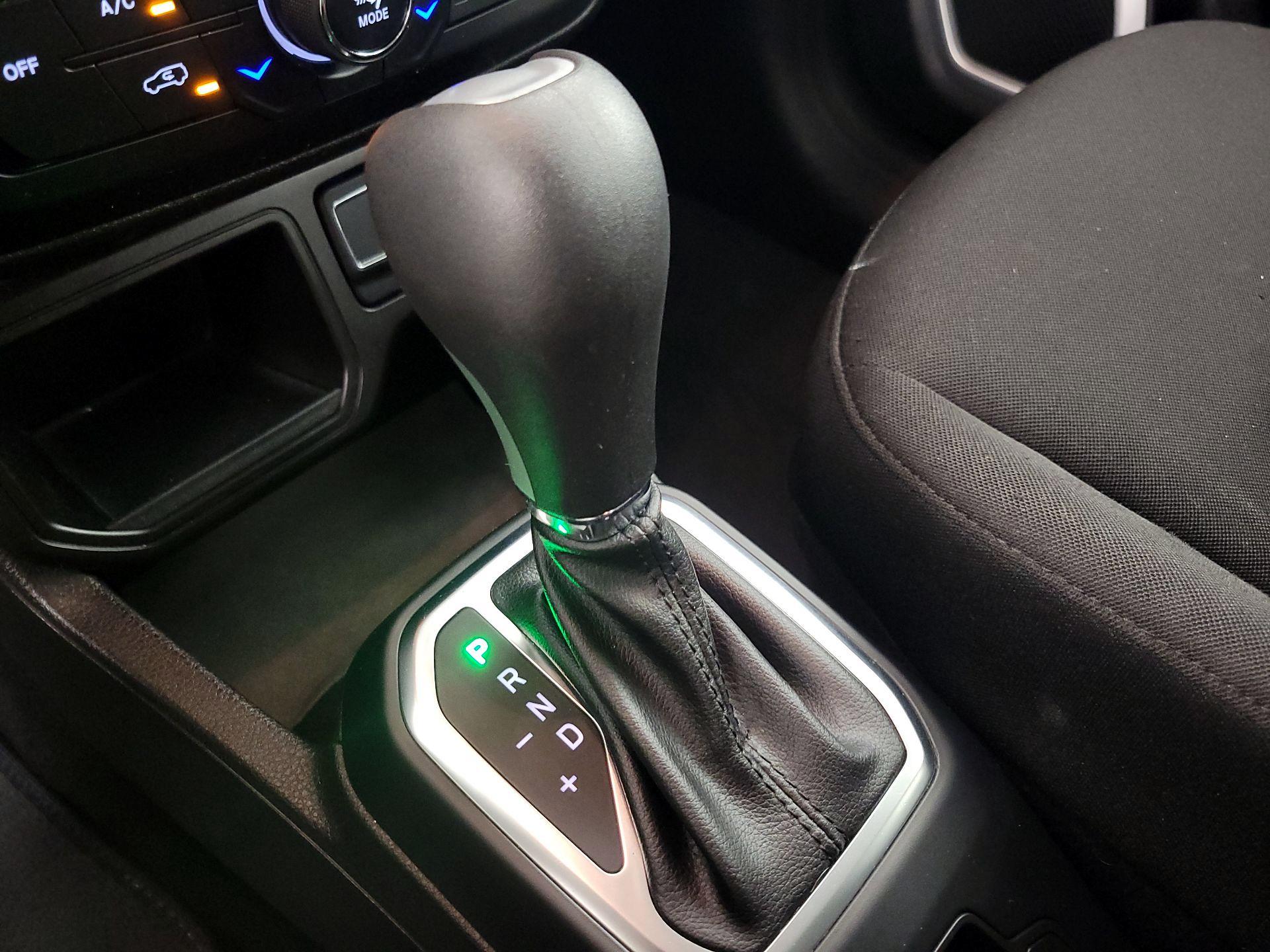 Thumbnail: 2021 Jeep Renegade - 17