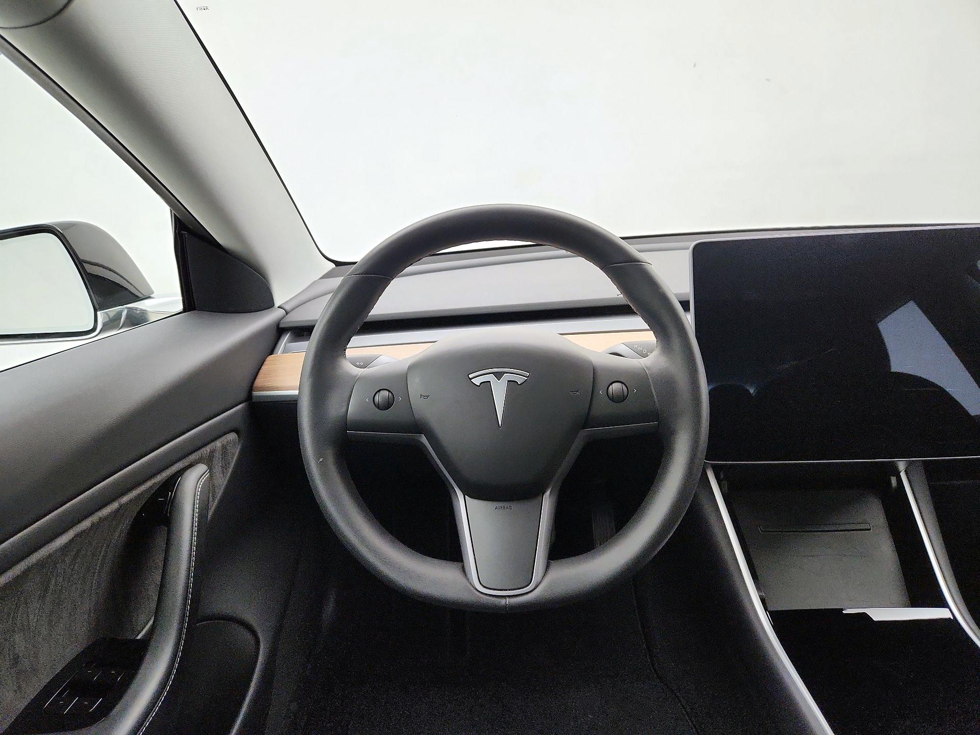 Thumbnail: 2020 Tesla Model 3 - 10