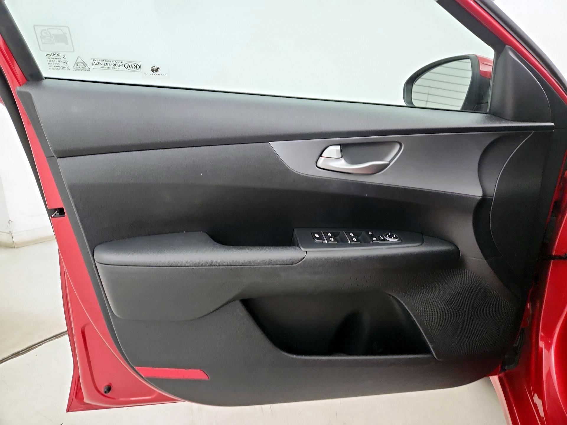 Thumbnail: 2020 Kia Forte - 12