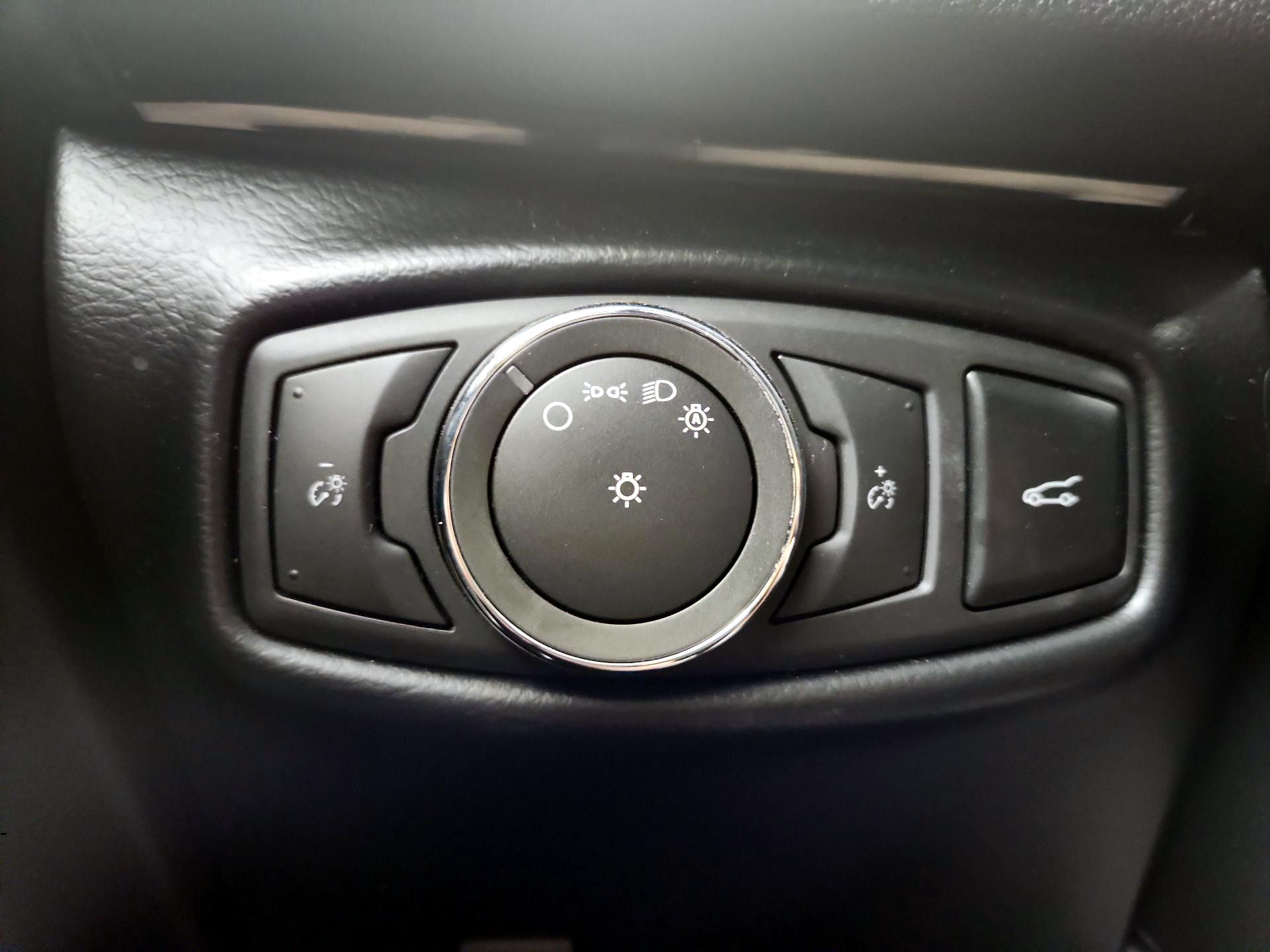 Thumbnail: 2016 Lincoln MKZ - 13
