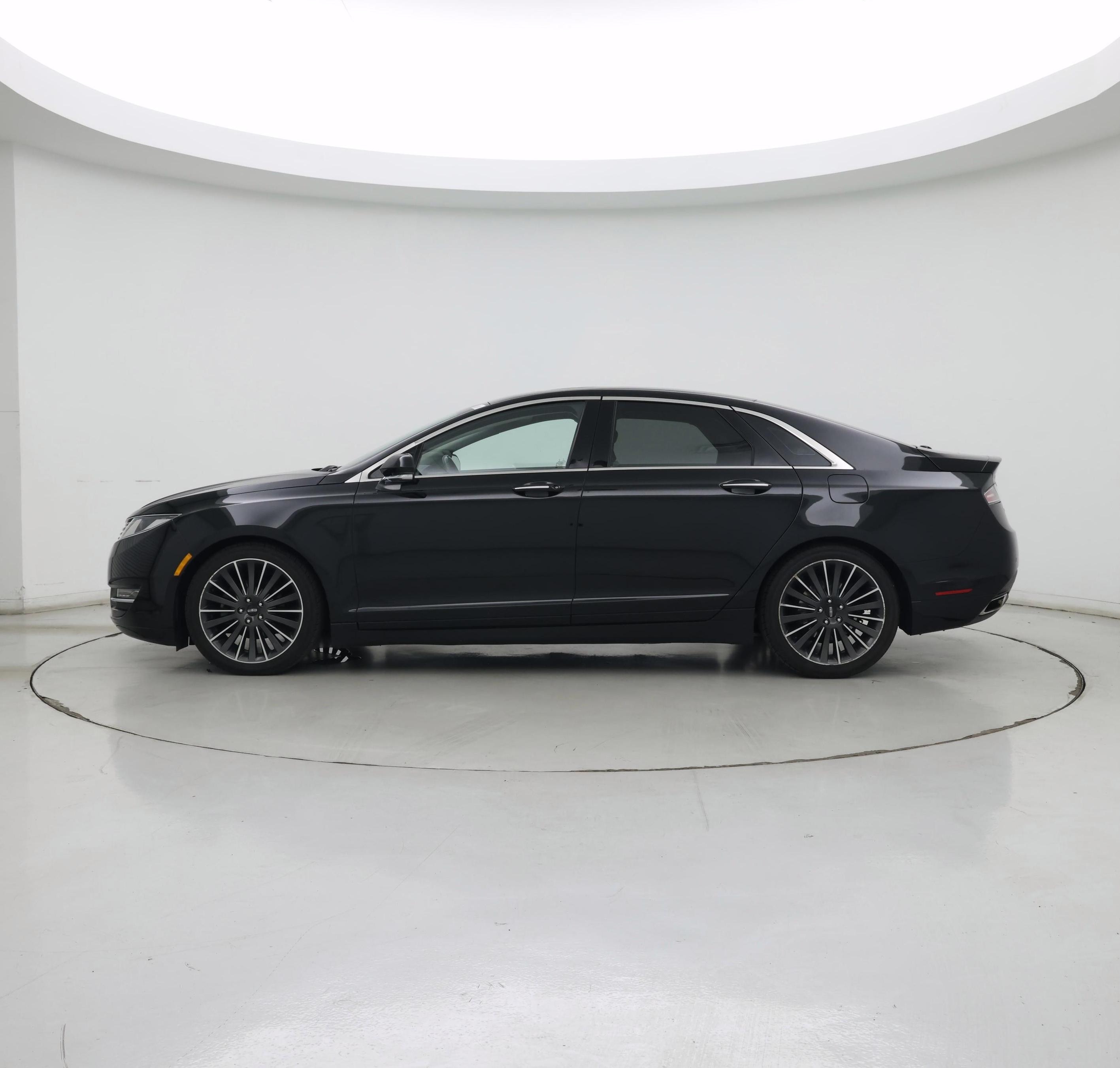 Thumbnail: 2016 Lincoln MKZ - 3