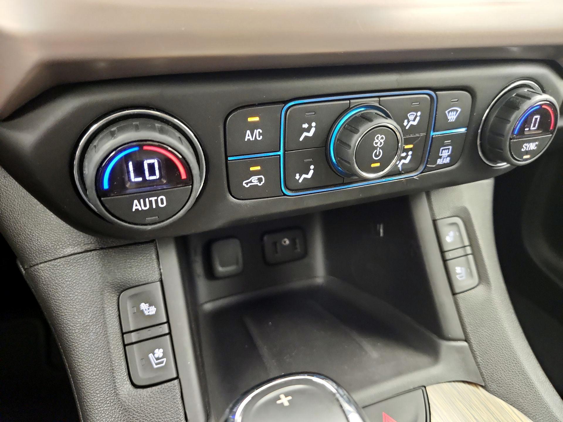 Thumbnail: 2017 GMC Acadia - 16