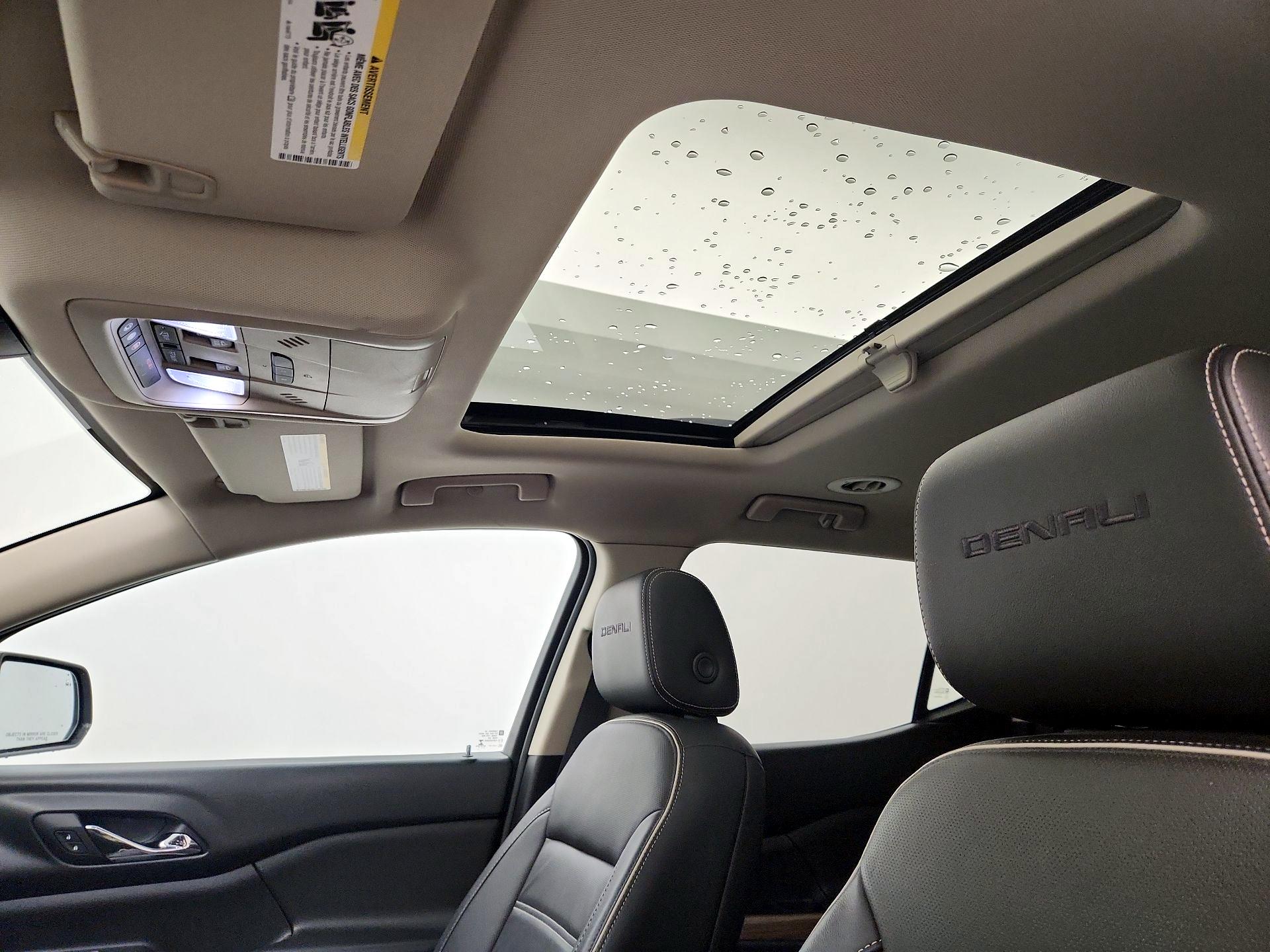Thumbnail: 2017 GMC Acadia - 19