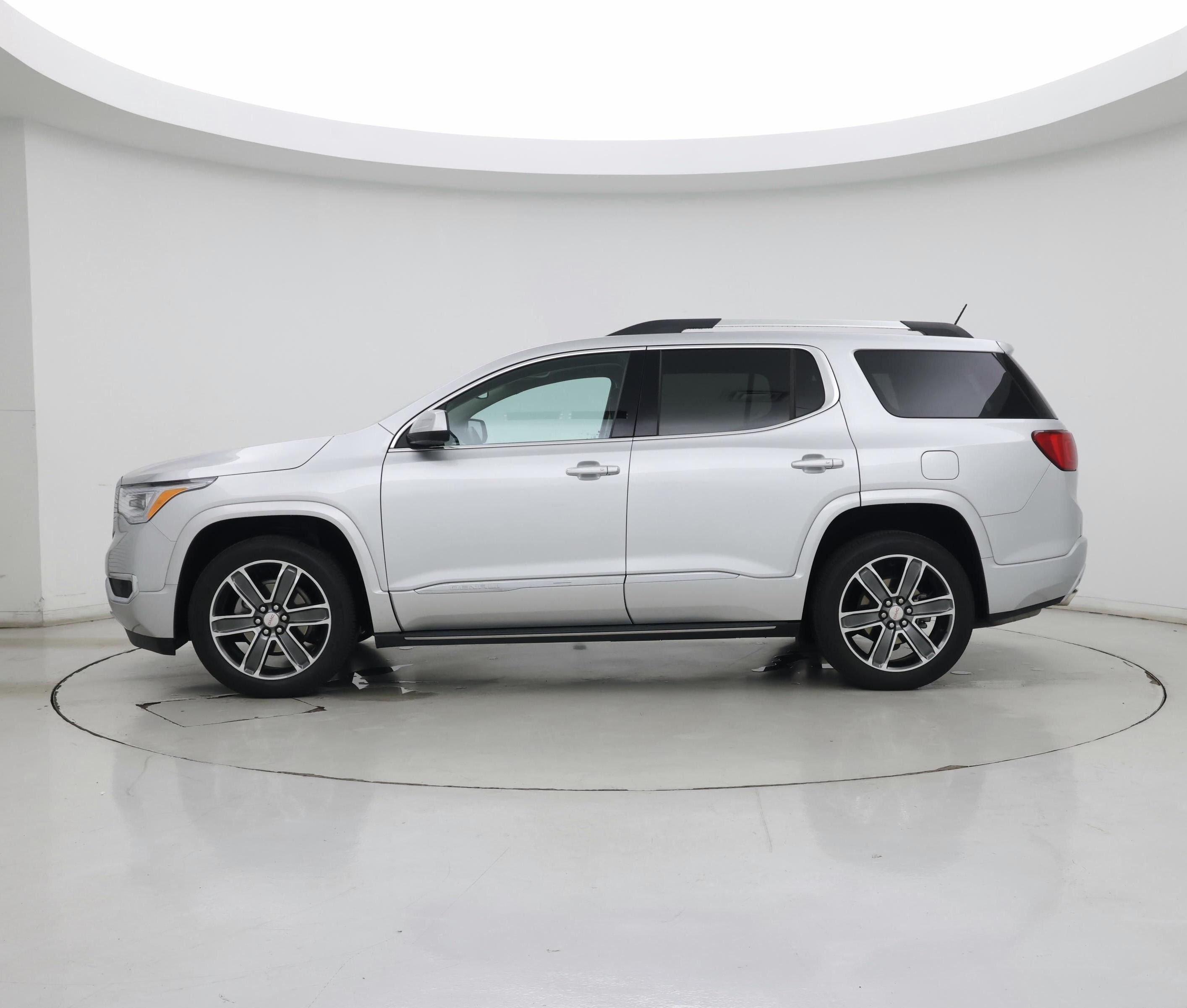 Thumbnail: 2017 GMC Acadia - 3