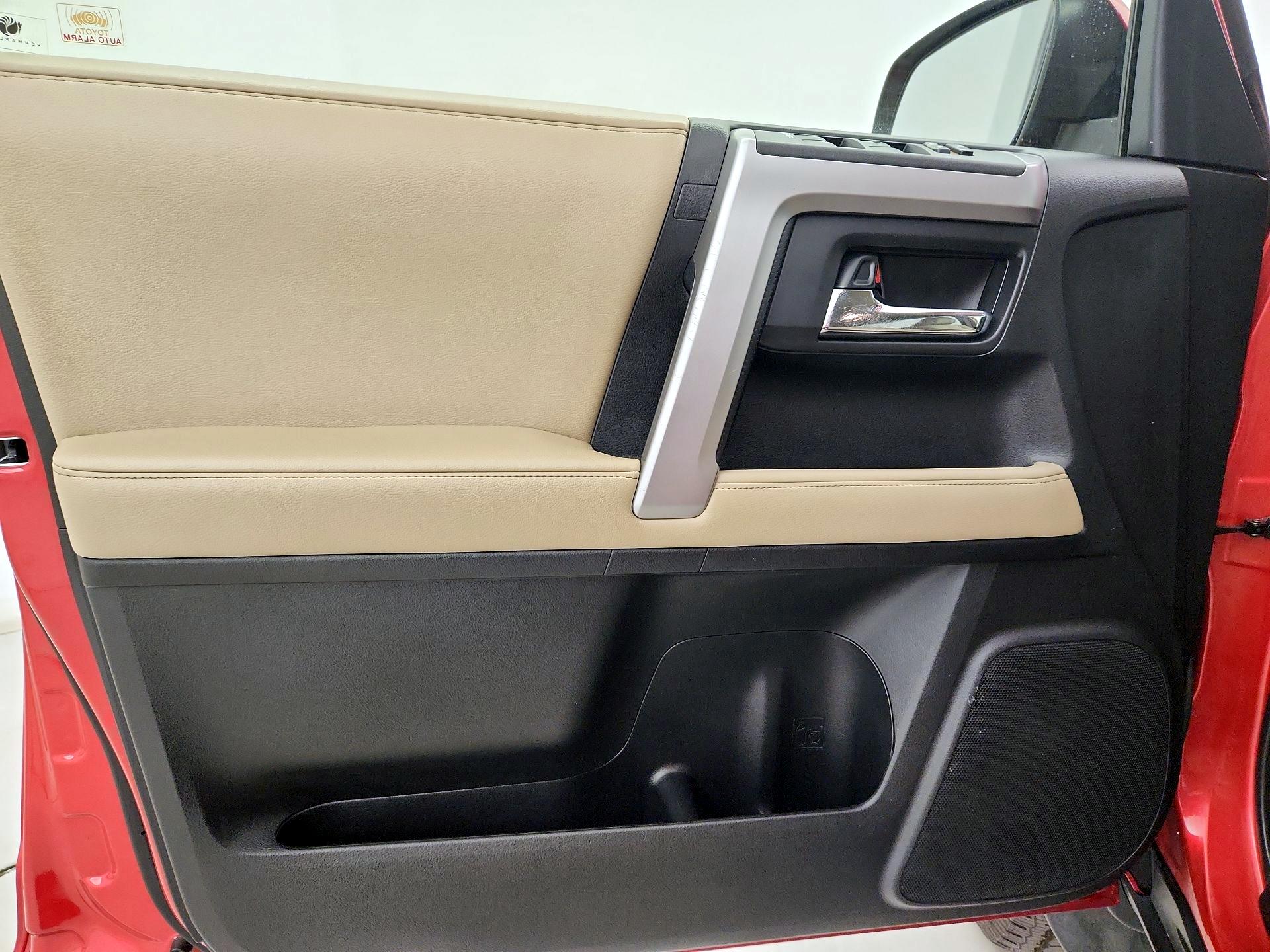 Thumbnail: 2019 Toyota 4Runner - 12