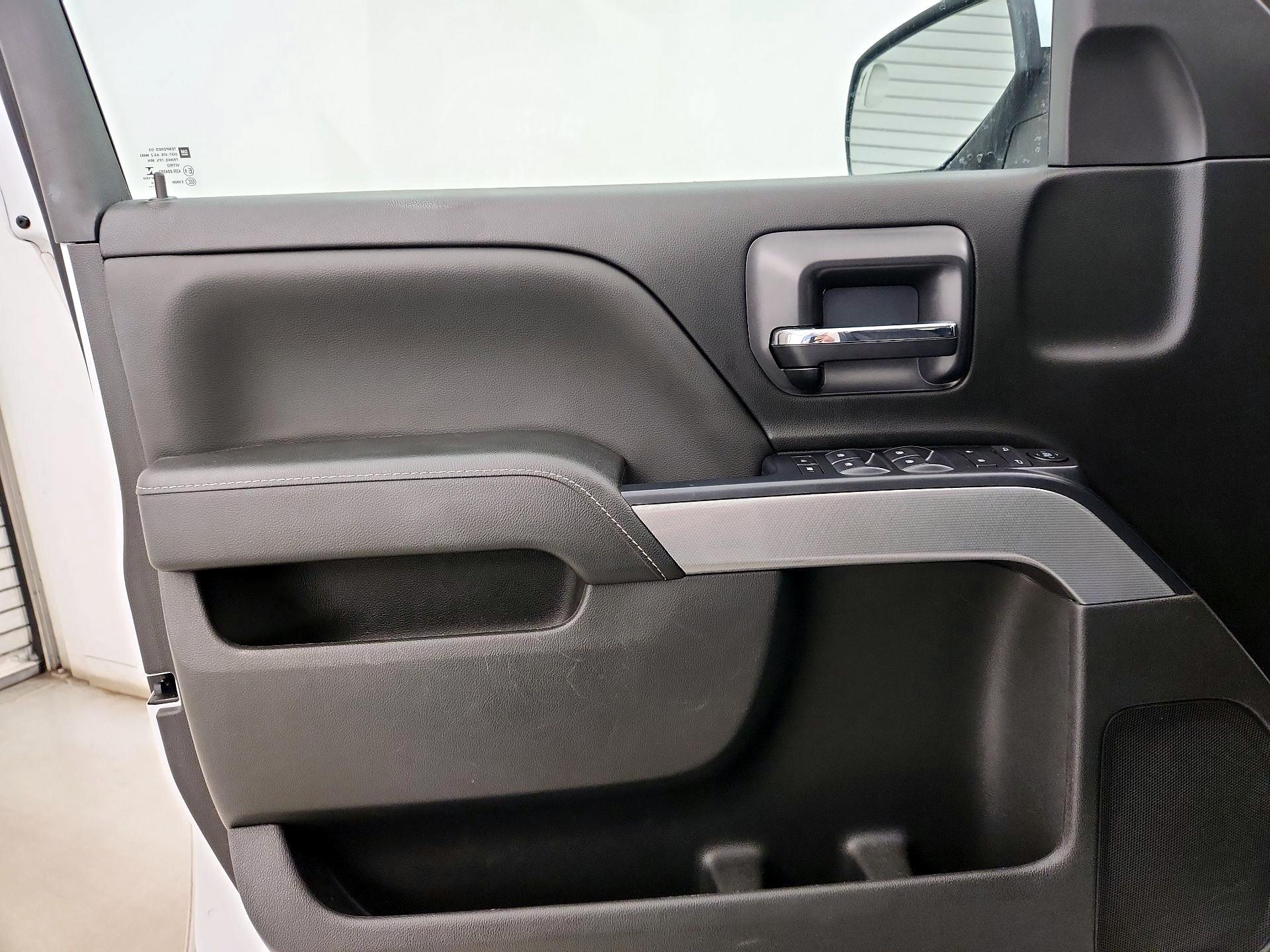 Thumbnail: 2018 Chevrolet Silverado 1500 - 12