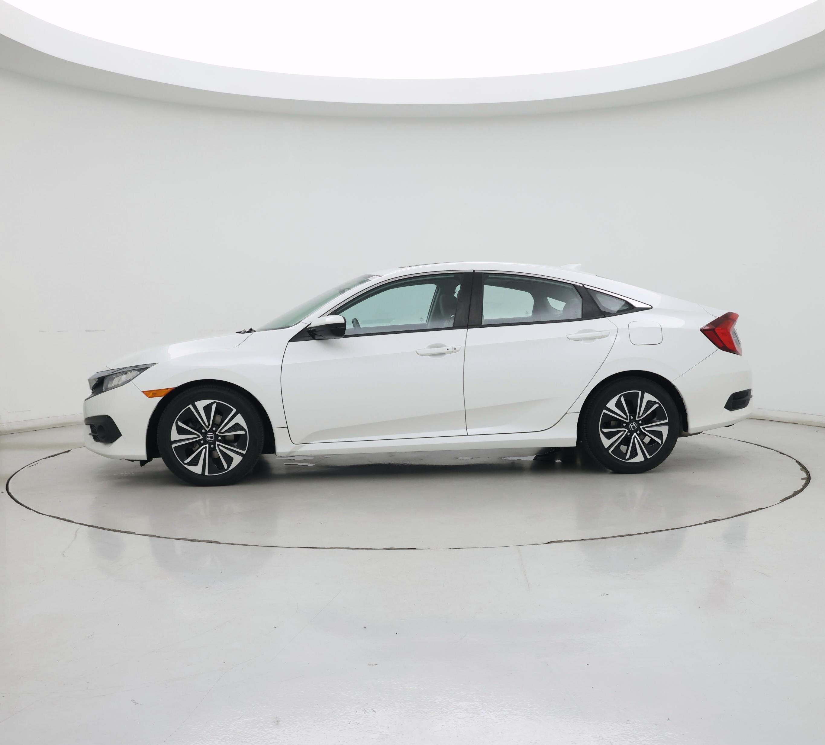 Thumbnail: 2016 Honda Civic - 3
