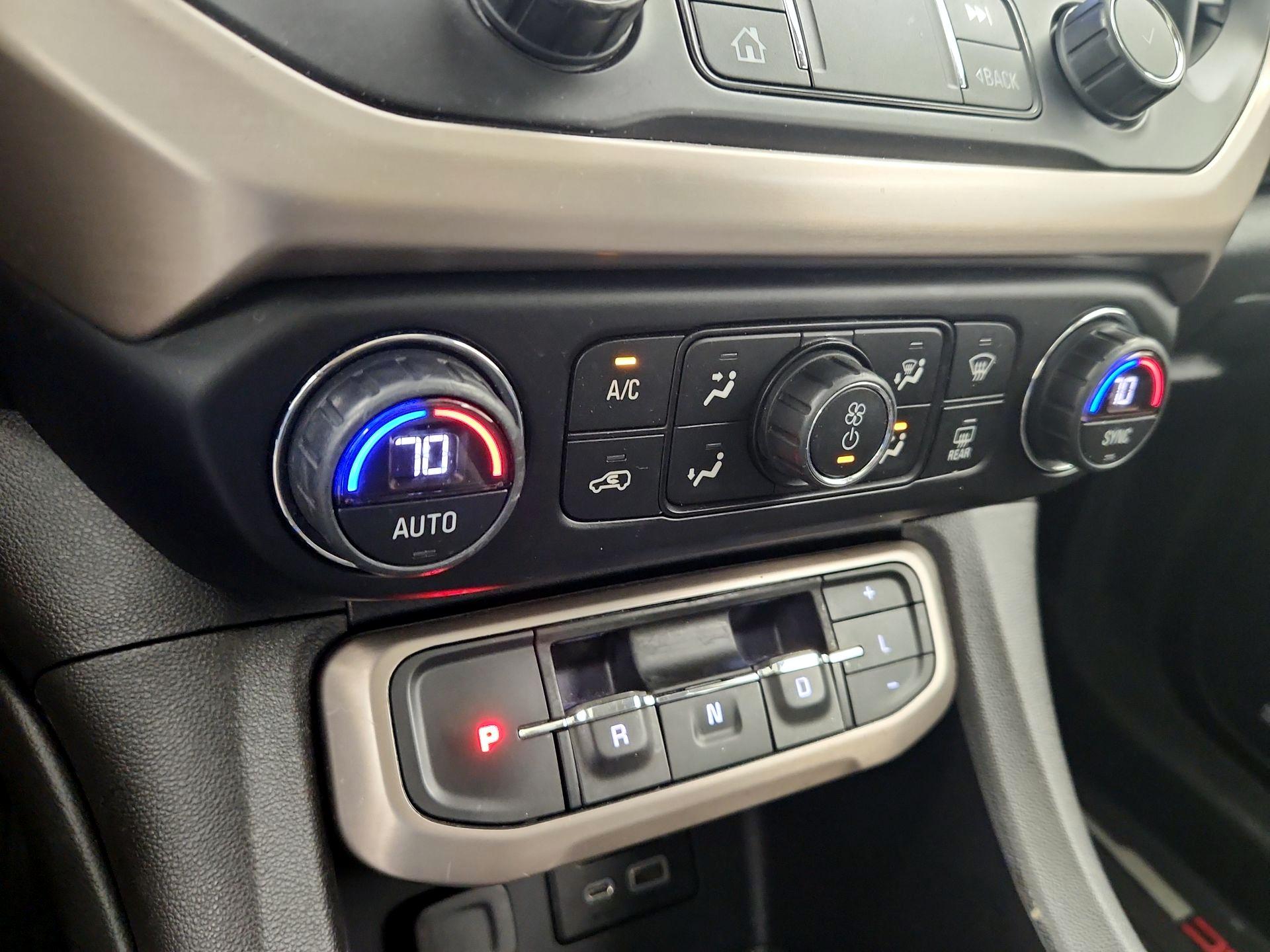 Thumbnail: 2020 GMC Acadia - 16