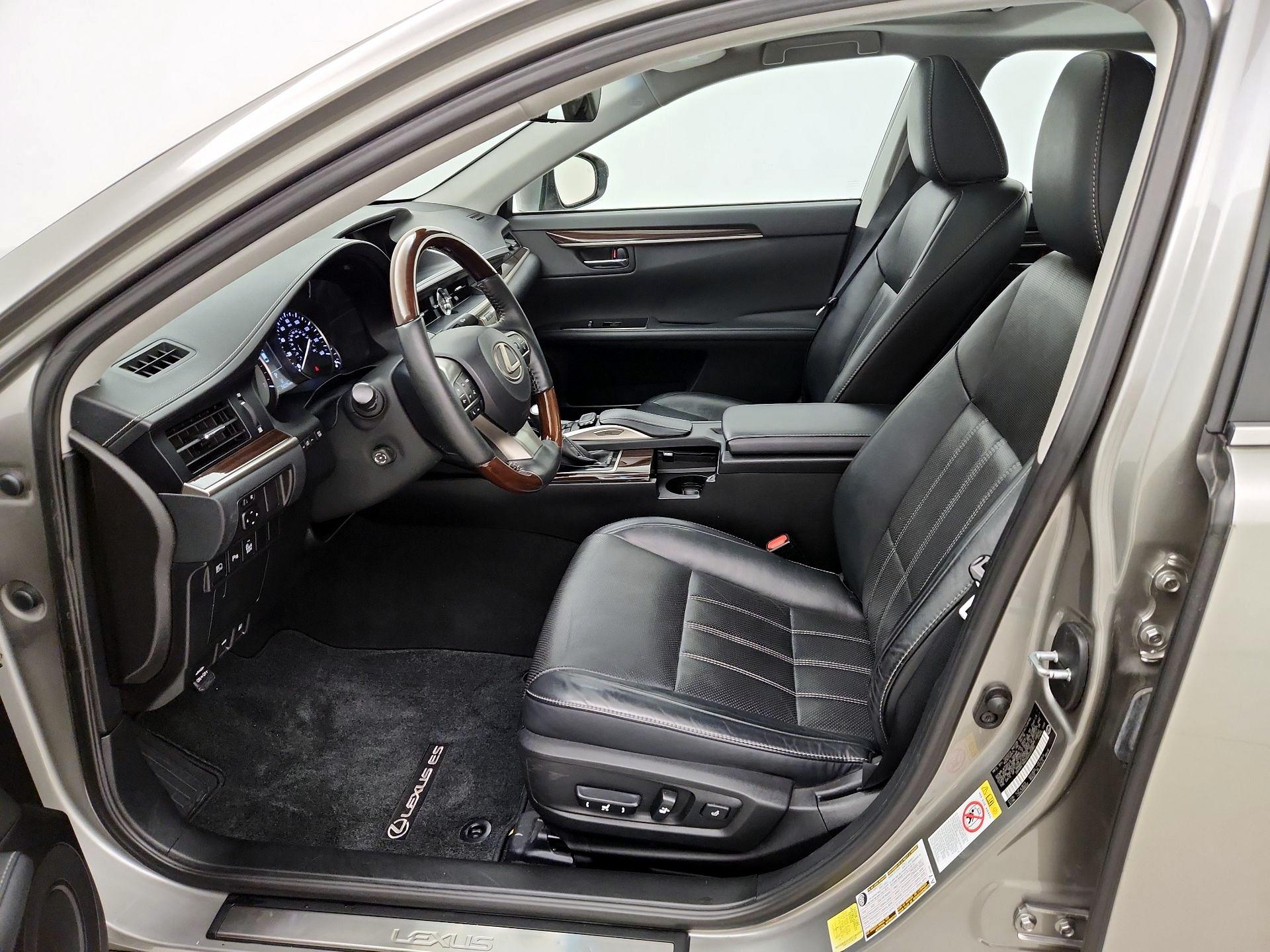 Thumbnail: 2016 Lexus ES - 11