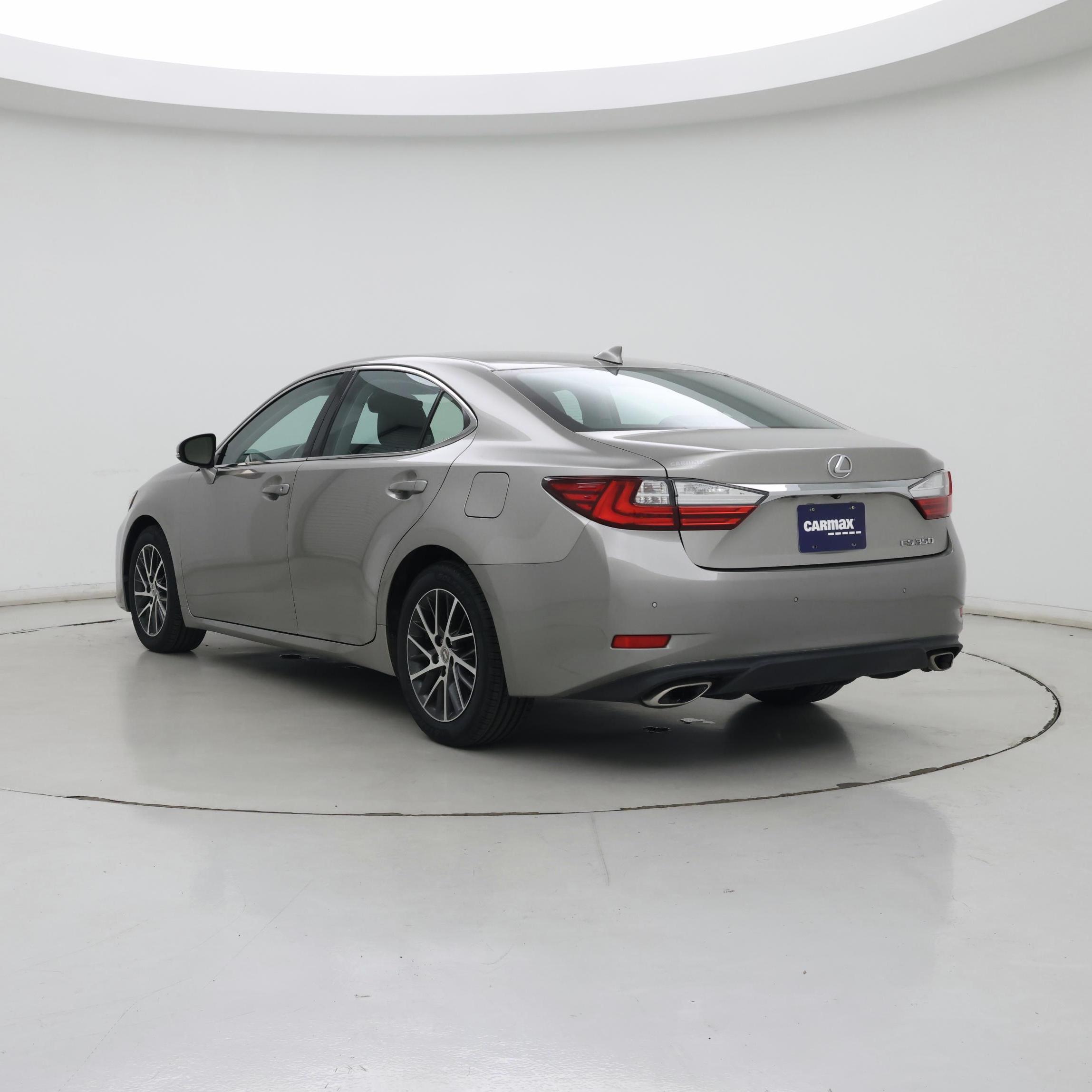 Thumbnail: 2016 Lexus ES - 2